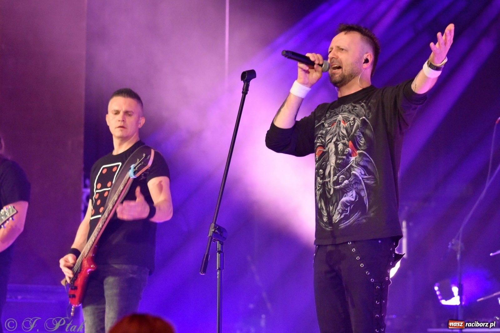 Zdjęcie w galerii na portalu naszraciborz.pl: Krzycz, kiedy trzeba. Batna na scenie RCK wiadomości z regionu