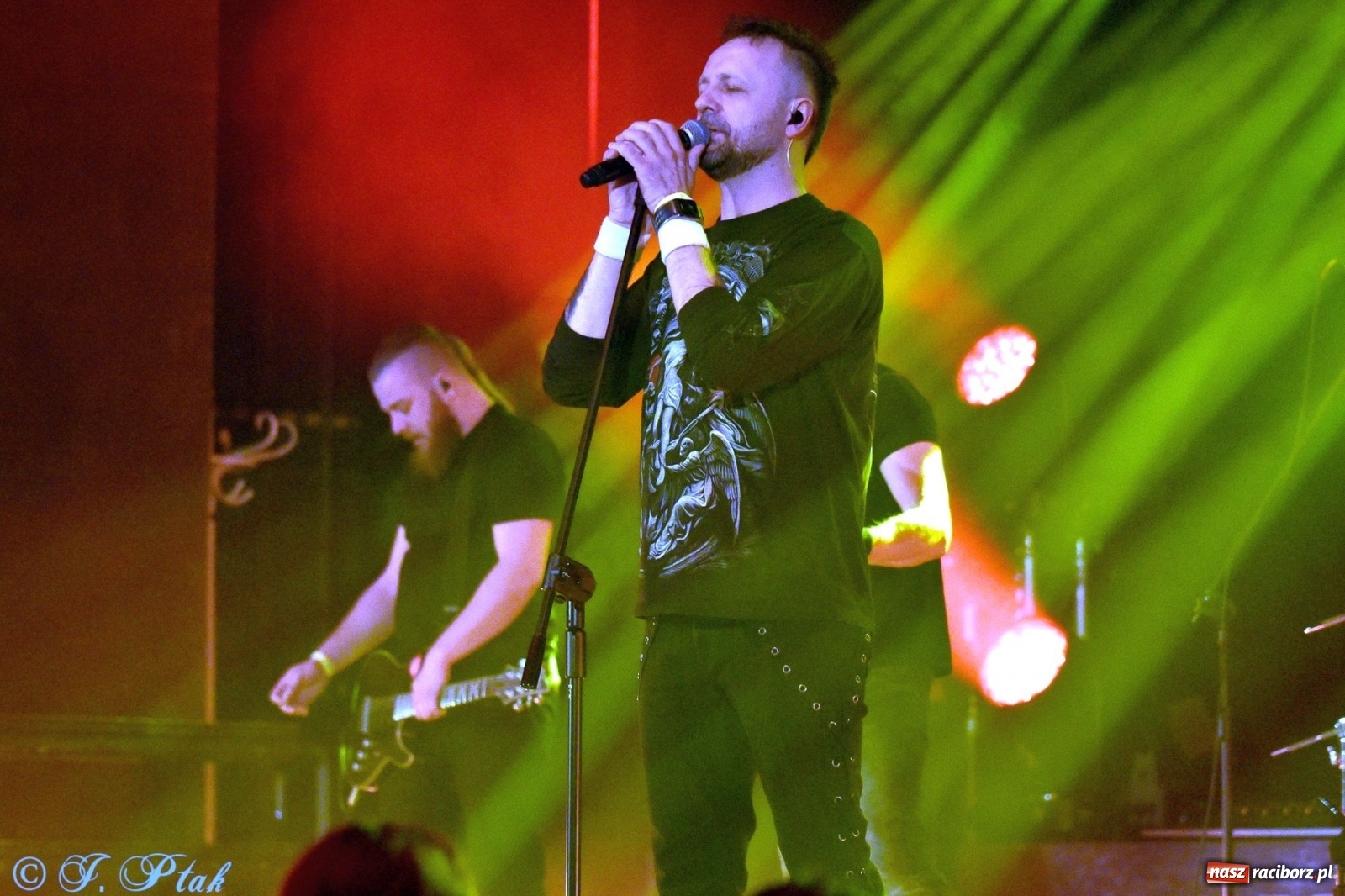 Zdjęcie w galerii na portalu naszraciborz.pl: Krzycz, kiedy trzeba. Batna na scenie RCK wiadomości z regionu
