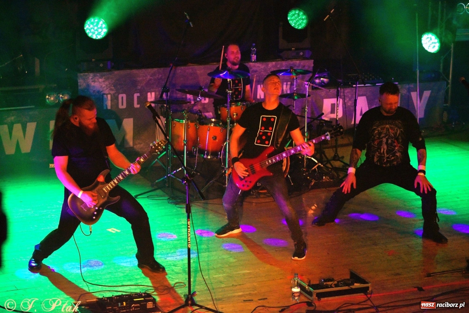 Zdjęcie w galerii na portalu naszraciborz.pl: Krzycz, kiedy trzeba. Batna na scenie RCK wiadomości z regionu