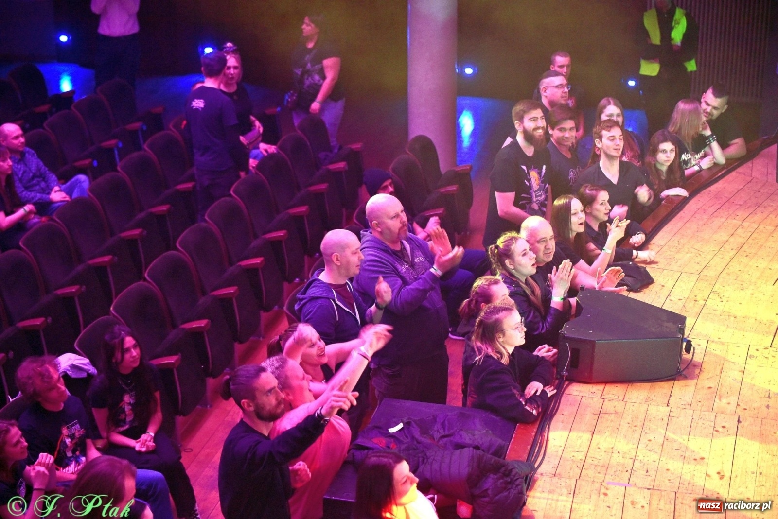 Zdjęcie w galerii na portalu naszraciborz.pl: Krzycz, kiedy trzeba. Batna na scenie RCK wiadomości z regionu