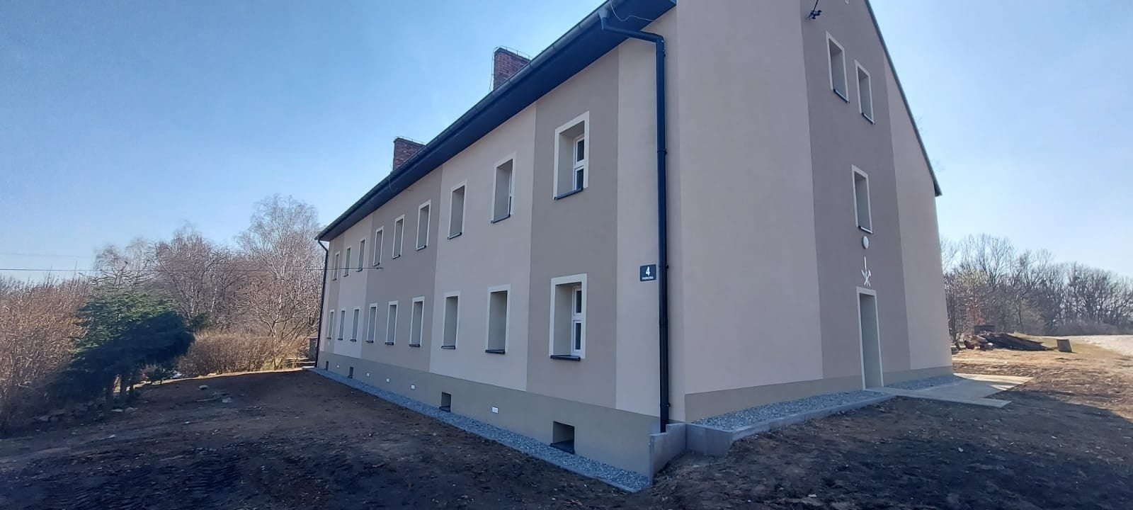 Zdjęcie w galerii na portalu naszraciborz.pl: Termomodernizacja budynku komunalnego w Strzybniku na finiszu [FOTO] wiadomości z regionu