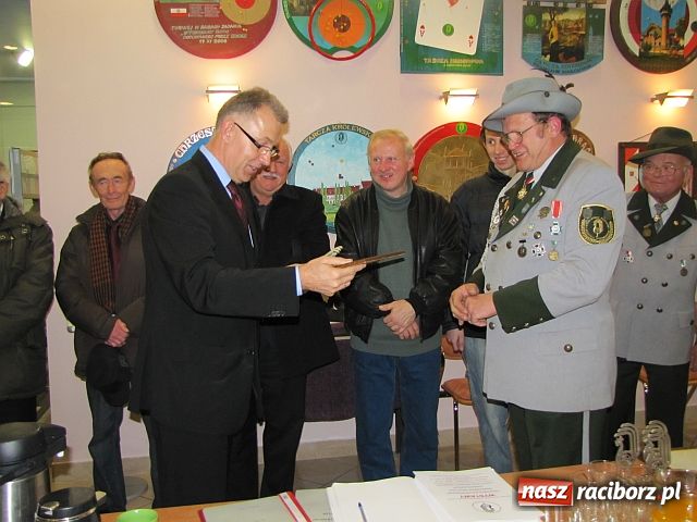 Zdjęcie w galerii na portalu naszraciborz.pl: Pięciolecie bractwa kurkowego wiadomości z regionu