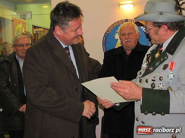 Zdjęcie w galerii na portalu naszraciborz.pl: Pięciolecie bractwa kurkowego wiadomości z regionu