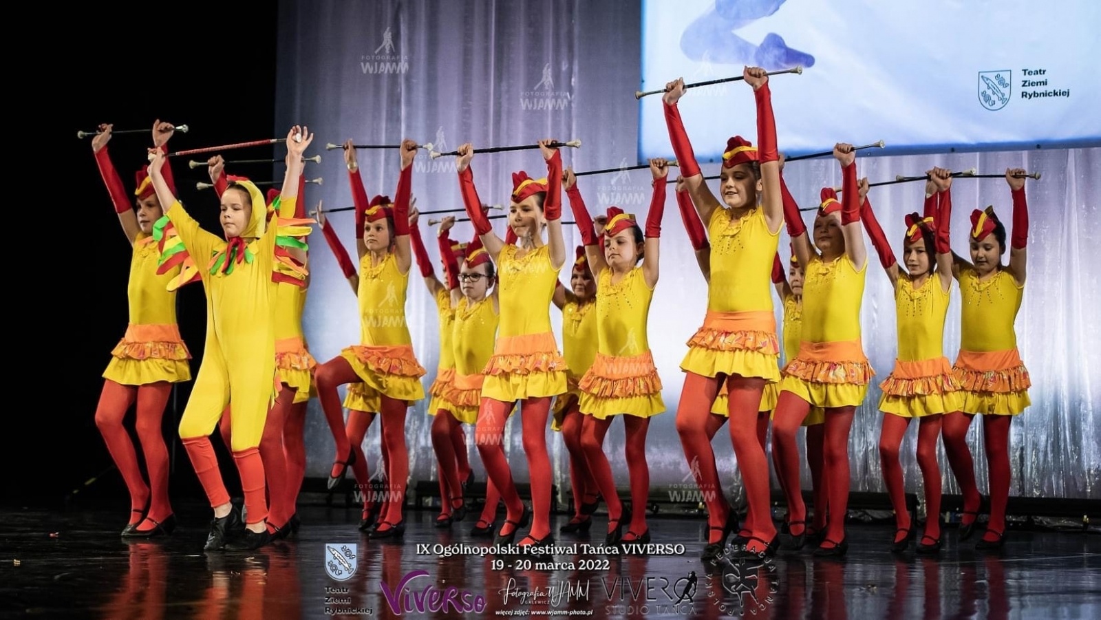 Zdjęcie w galerii na portalu naszraciborz.pl: Mażoretki ZARY wytańczyły podium wiadomości z regionu