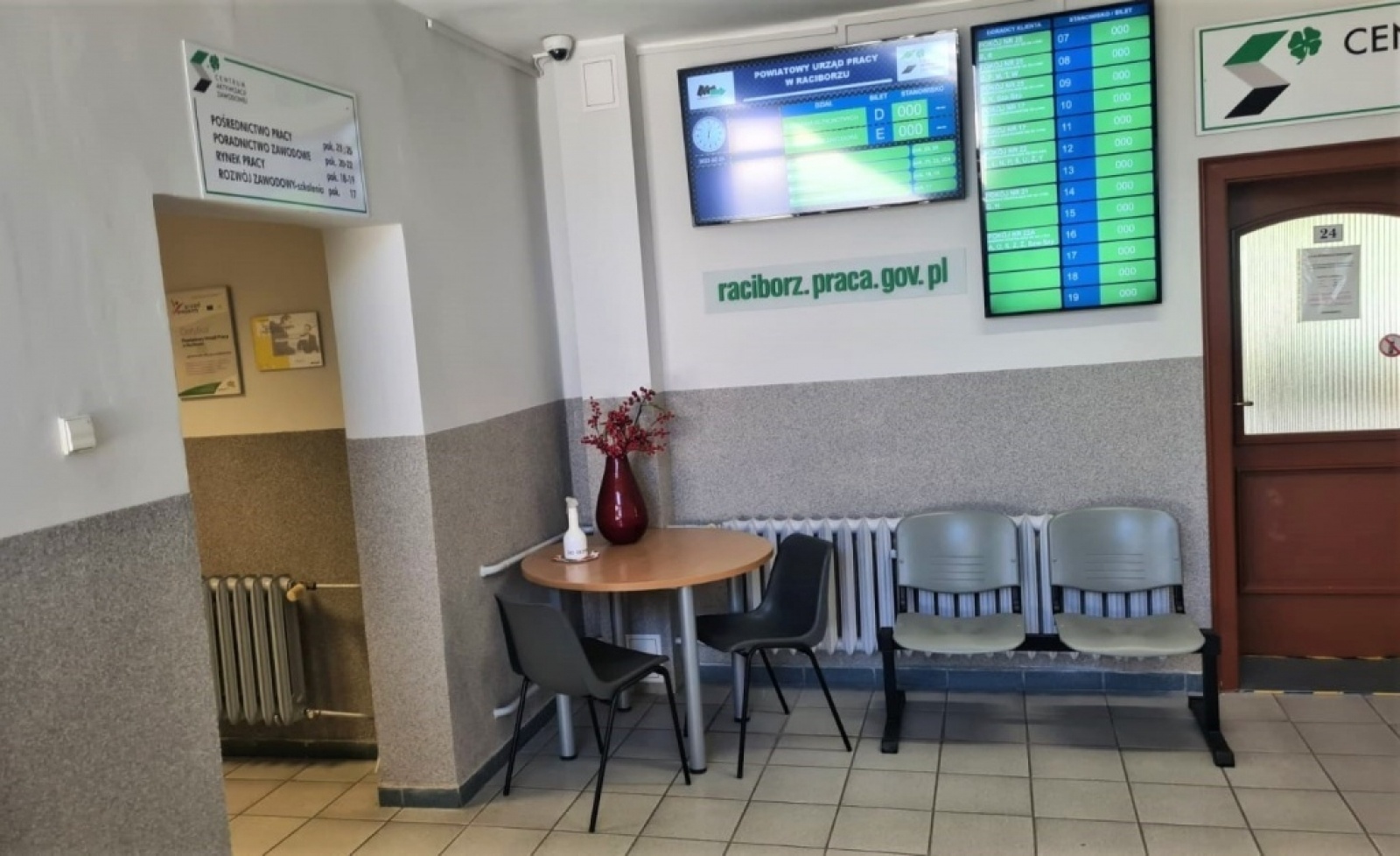 Zdjęcie w galerii na portalu naszraciborz.pl: Raciborski urząd pracy po modernizacji wiadomości z regionu