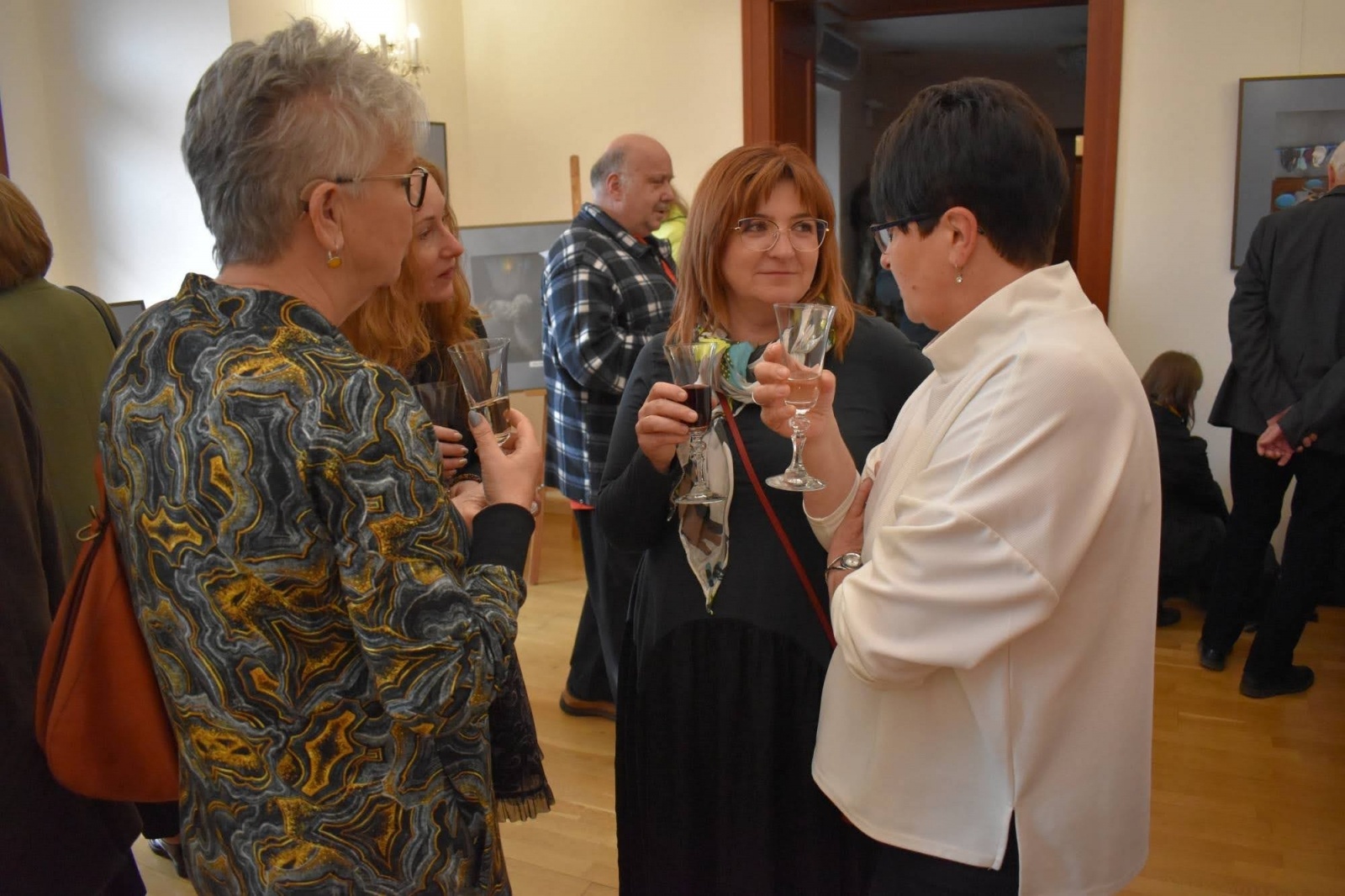 Zdjęcie w galerii na portalu naszraciborz.pl: Finisaż wystawy pt. Przysłowia mądrością narodu wiadomości z regionu