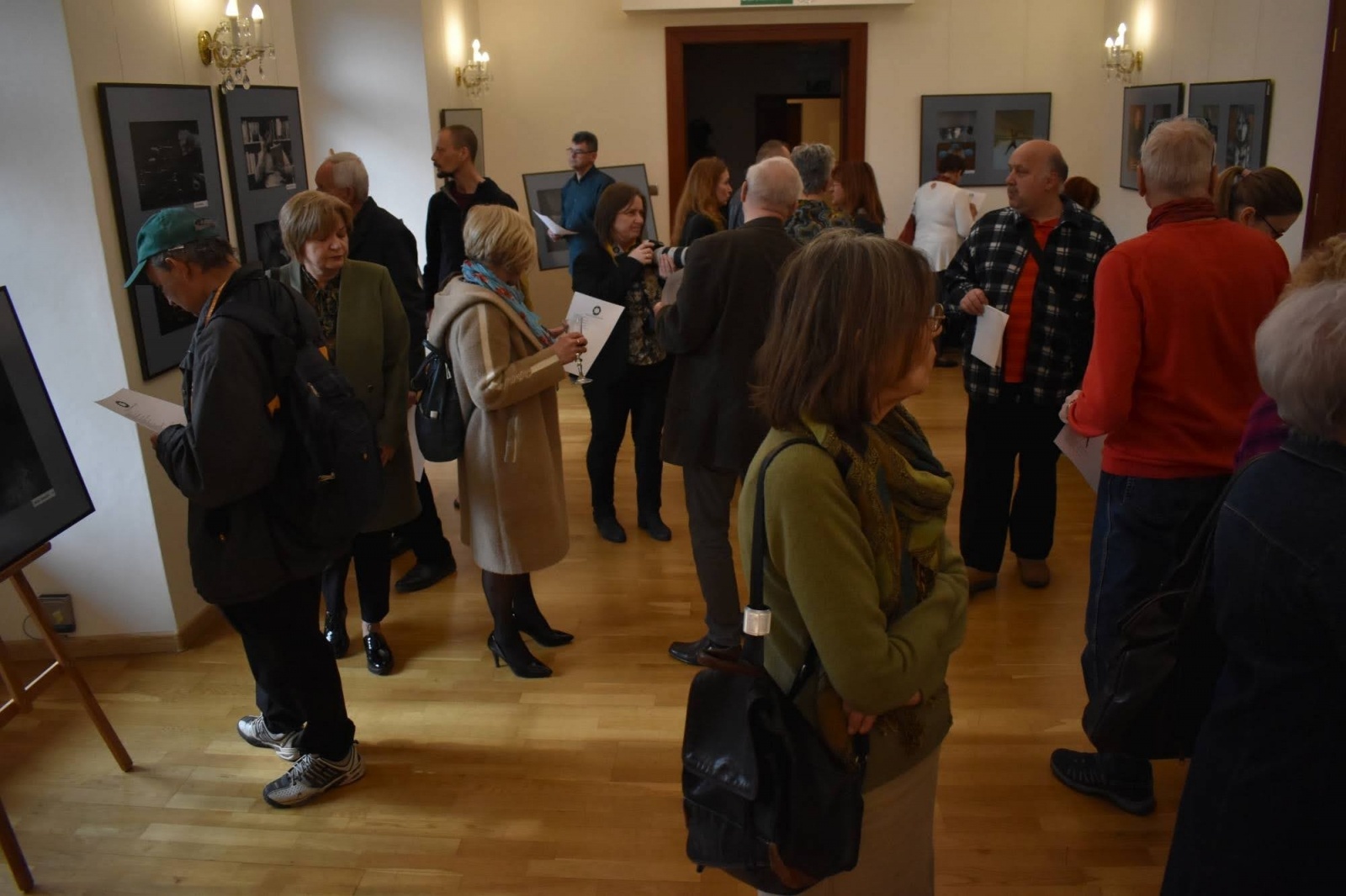 Zdjęcie w galerii na portalu naszraciborz.pl: Finisaż wystawy pt. Przysłowia mądrością narodu wiadomości z regionu