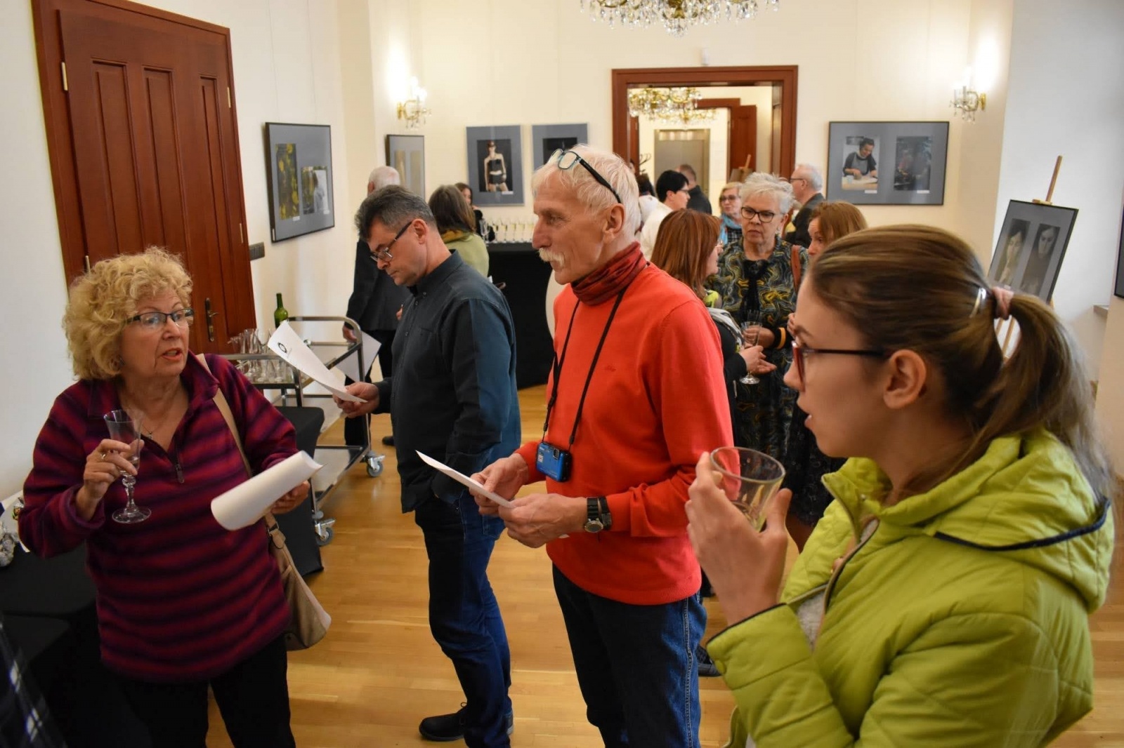 Zdjęcie w galerii na portalu naszraciborz.pl: Finisaż wystawy pt. Przysłowia mądrością narodu wiadomości z regionu