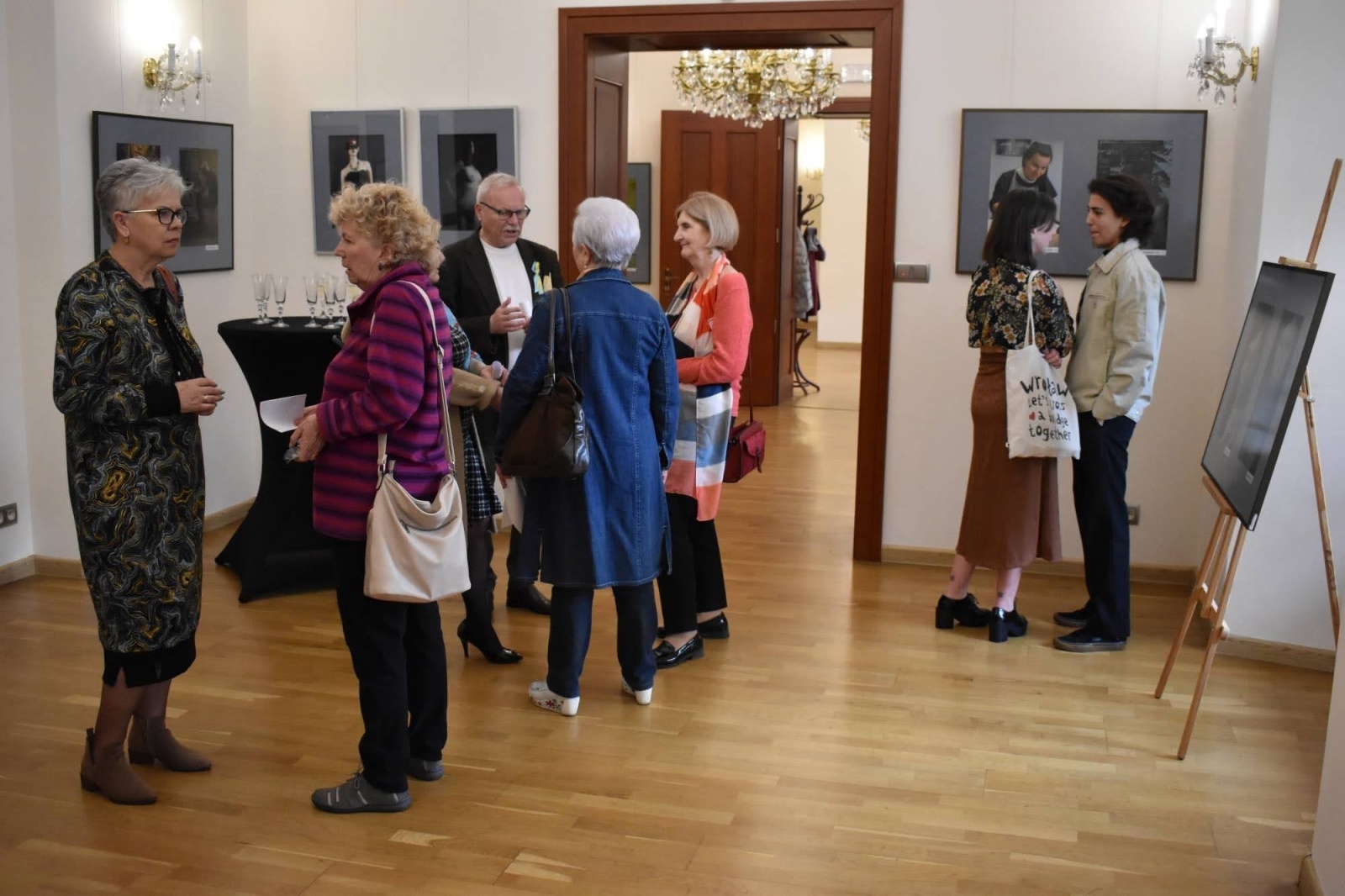 Zdjęcie w galerii na portalu naszraciborz.pl: Finisaż wystawy pt. Przysłowia mądrością narodu wiadomości z regionu