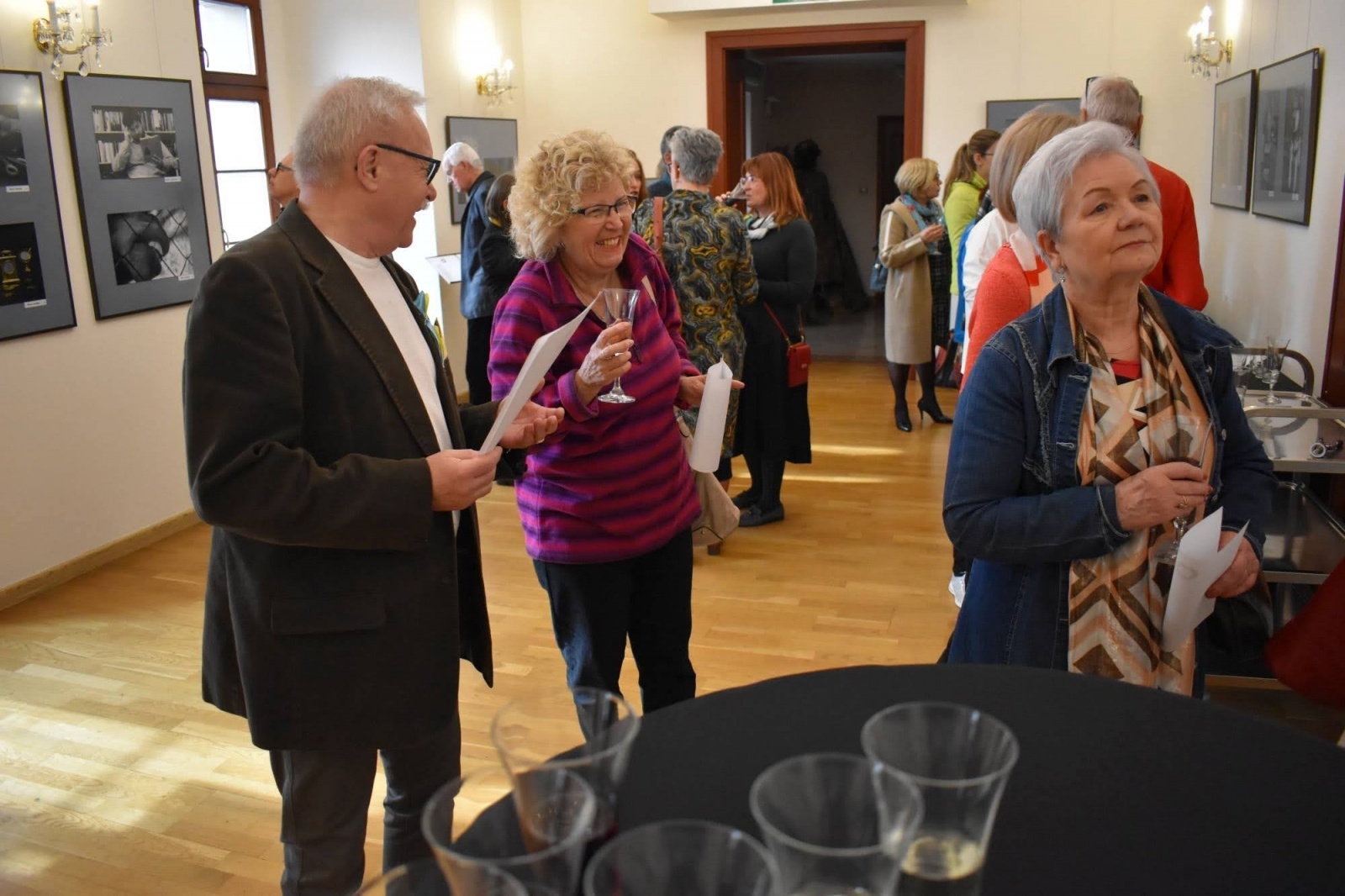 Zdjęcie w galerii na portalu naszraciborz.pl: Finisaż wystawy pt. Przysłowia mądrością narodu wiadomości z regionu
