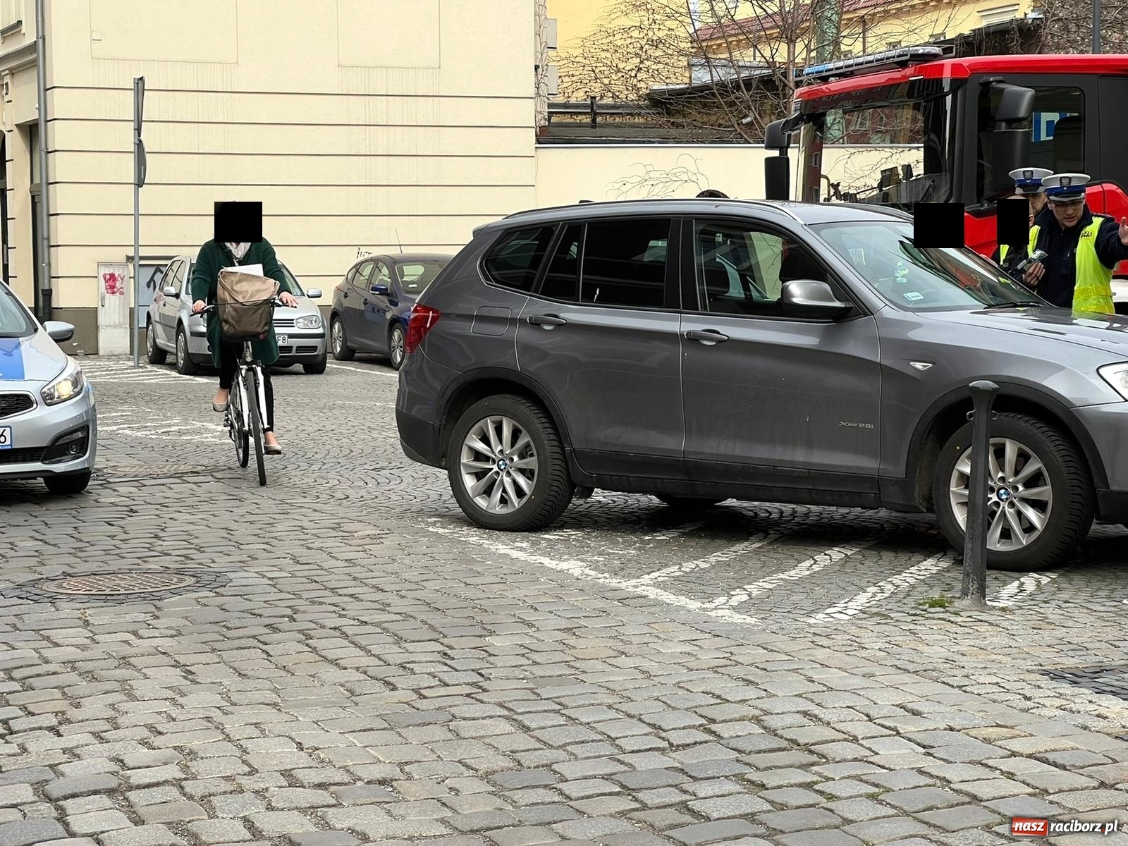 Zdjęcie w galerii na portalu naszraciborz.pl: Zdarzenie na Rzeźniczej. W akcji śmigłowiec LPR [FOTO i WIDEO] wiadomości z regionu