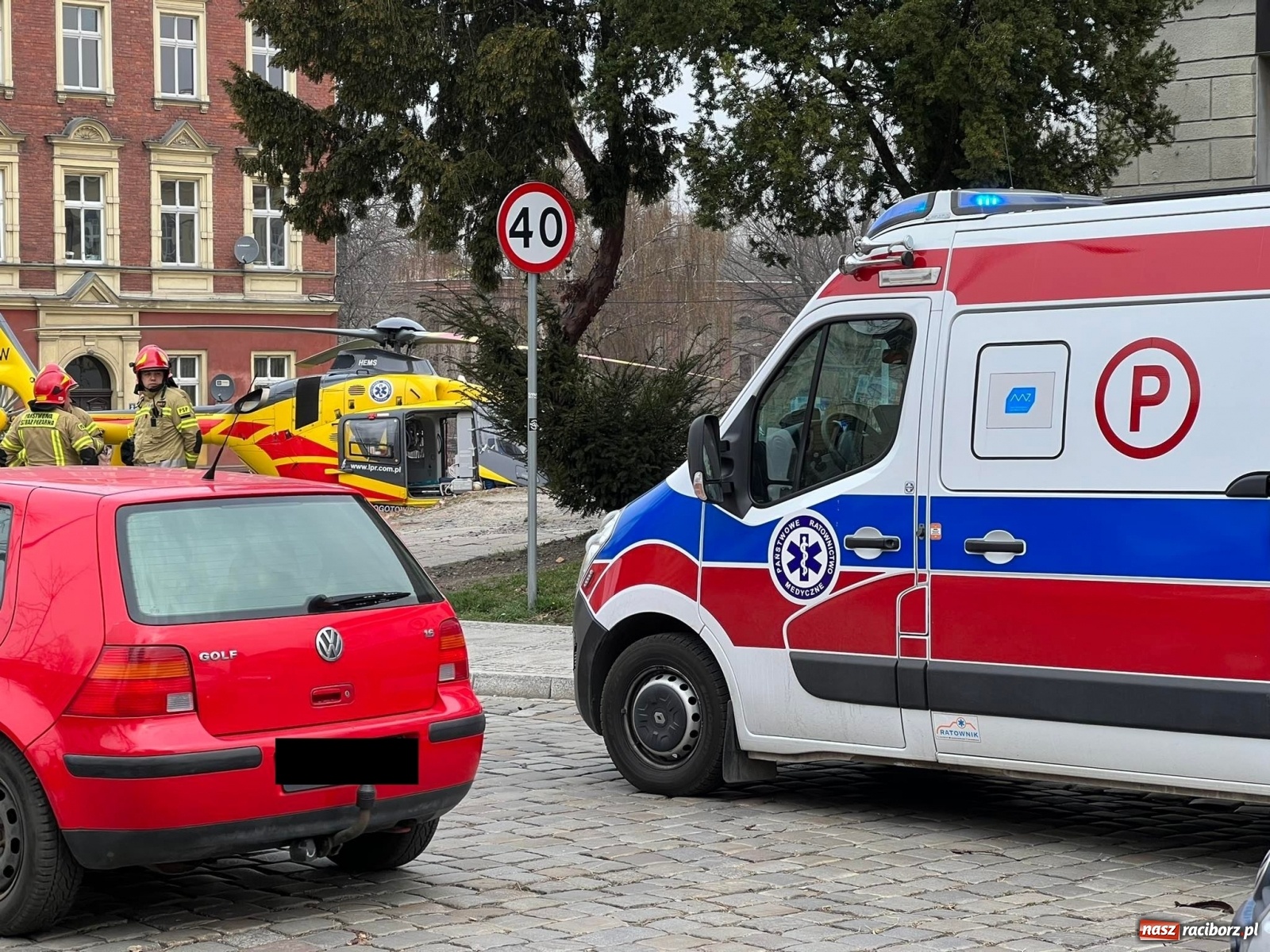 Zdjęcie w galerii na portalu naszraciborz.pl: Zdarzenie na Rzeźniczej. W akcji śmigłowiec LPR [FOTO i WIDEO] wiadomości z regionu