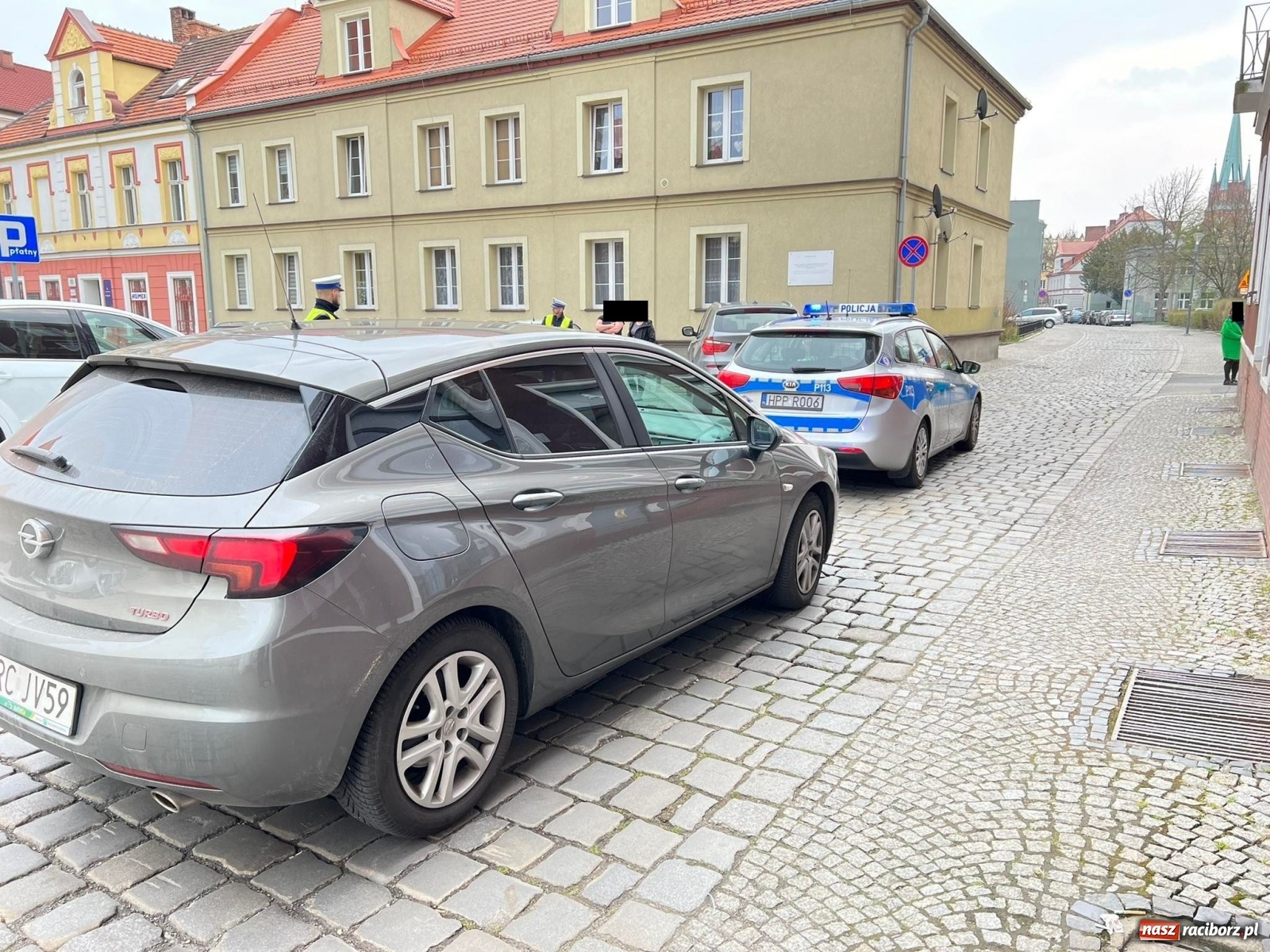 Zdjęcie w galerii na portalu naszraciborz.pl: Zdarzenie na Rzeźniczej. W akcji śmigłowiec LPR [FOTO i WIDEO] wiadomości z regionu