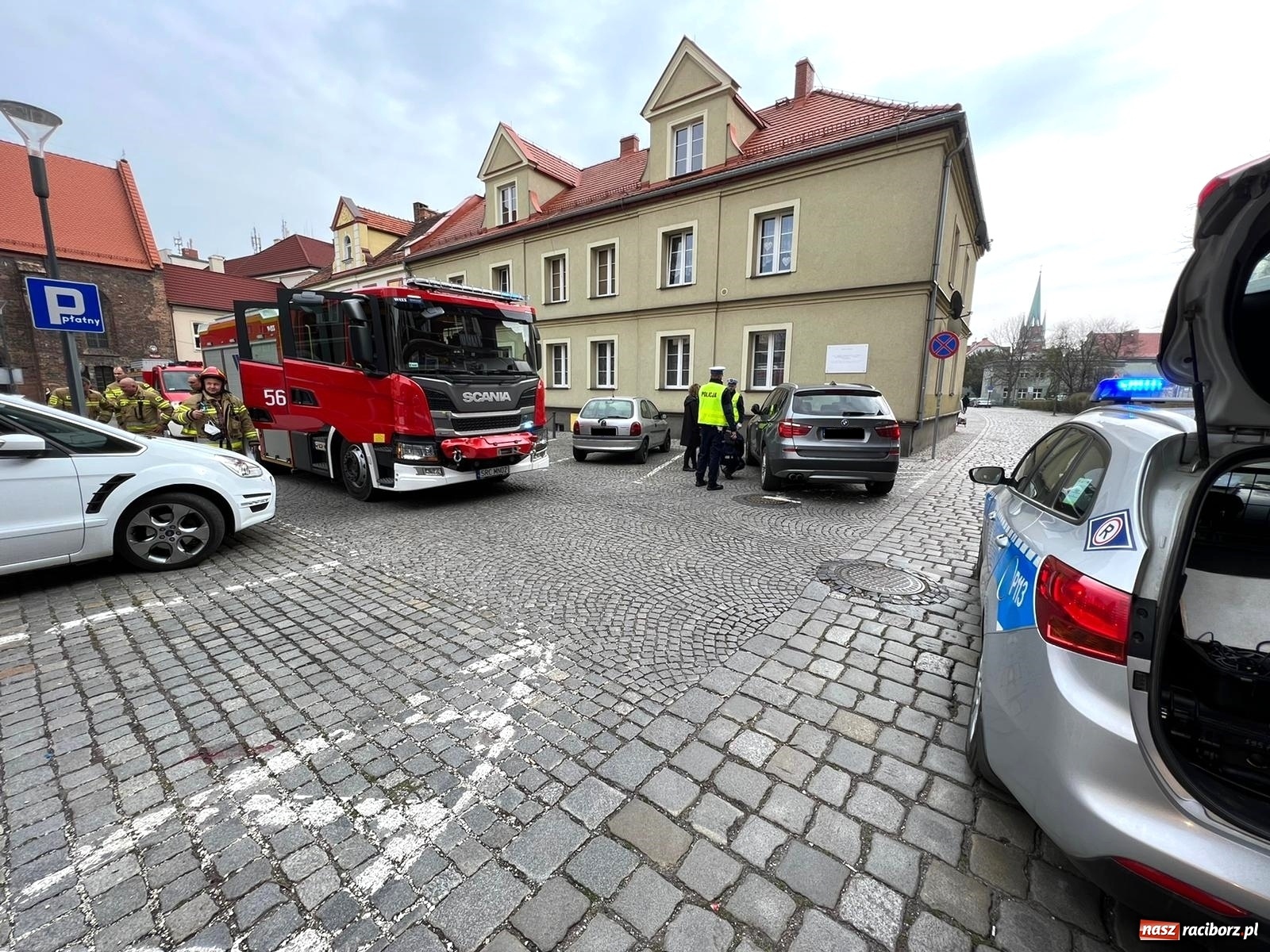 Zdjęcie w galerii na portalu naszraciborz.pl: Zdarzenie na Rzeźniczej. W akcji śmigłowiec LPR [FOTO i WIDEO] wiadomości z regionu