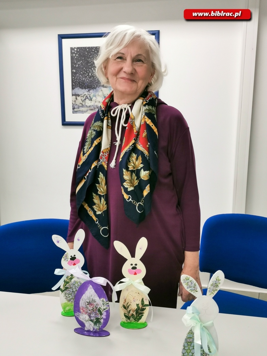 Zdjęcie w galerii na portalu naszraciborz.pl: W bibliotece wykonali zające wielkanocne metodą decoupage wiadomości z regionu