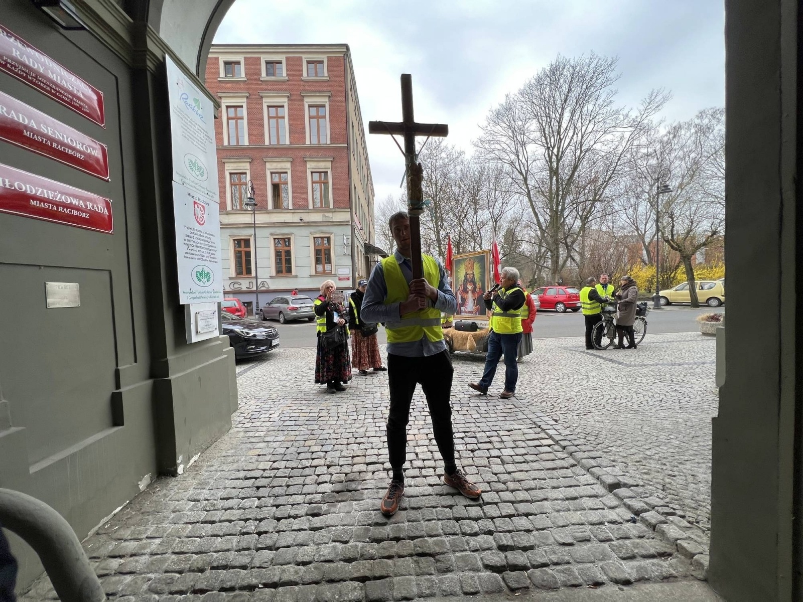 Zdjęcie w galerii na portalu naszraciborz.pl: Narodowa pielgrzymka ku czci Jezusa Chrystusa Króla Polski dotarła do Raciborza wiadomości z regionu