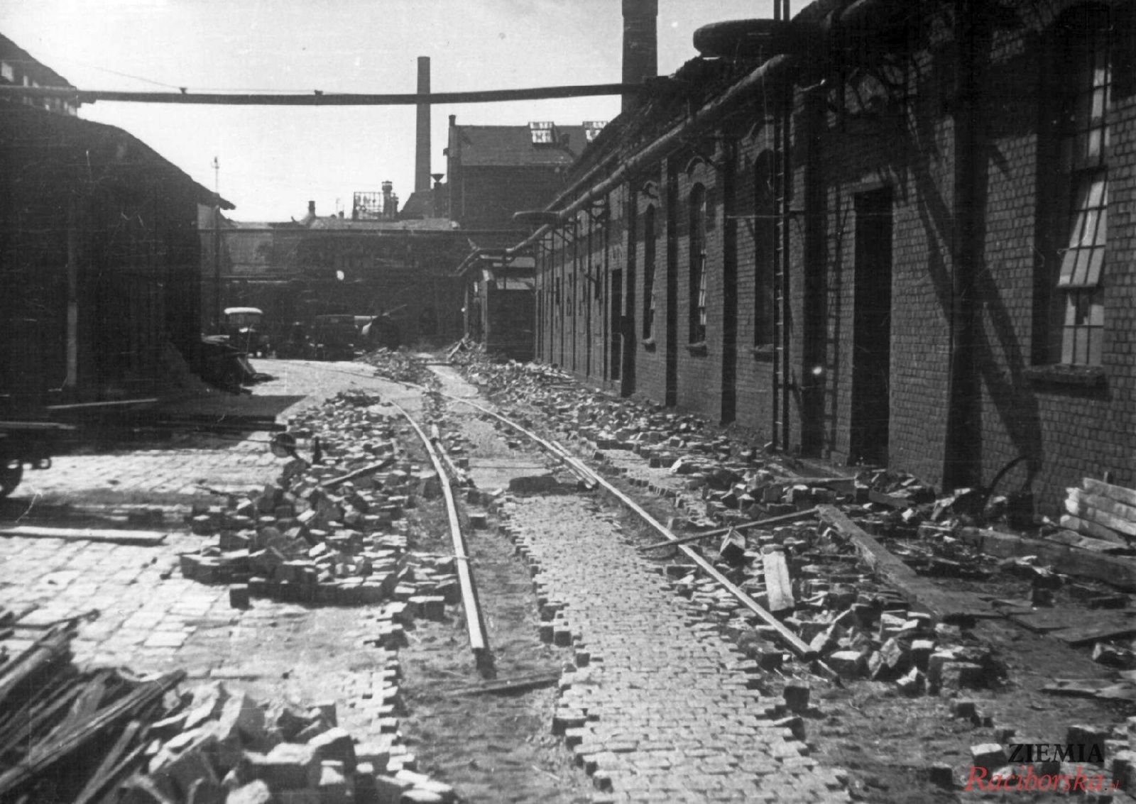 Zdjęcie w galerii na portalu naszraciborz.pl: Tak będzie ze wszystkimi! Sowieckie zbrodnie w Raciborzu 1945 r. wiadomości z regionu