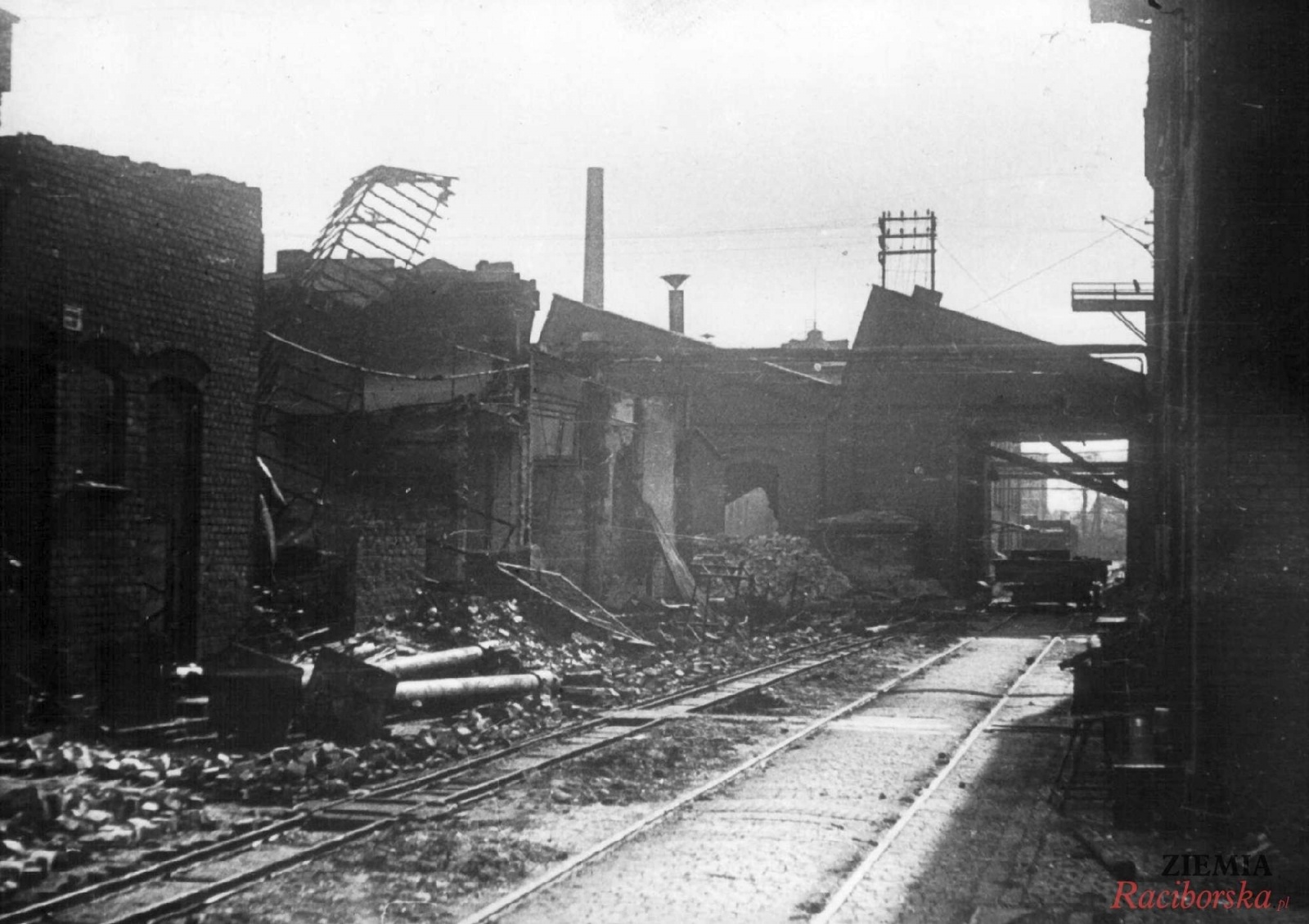 Zdjęcie w galerii na portalu naszraciborz.pl: Tak będzie ze wszystkimi! Sowieckie zbrodnie w Raciborzu 1945 r. wiadomości z regionu