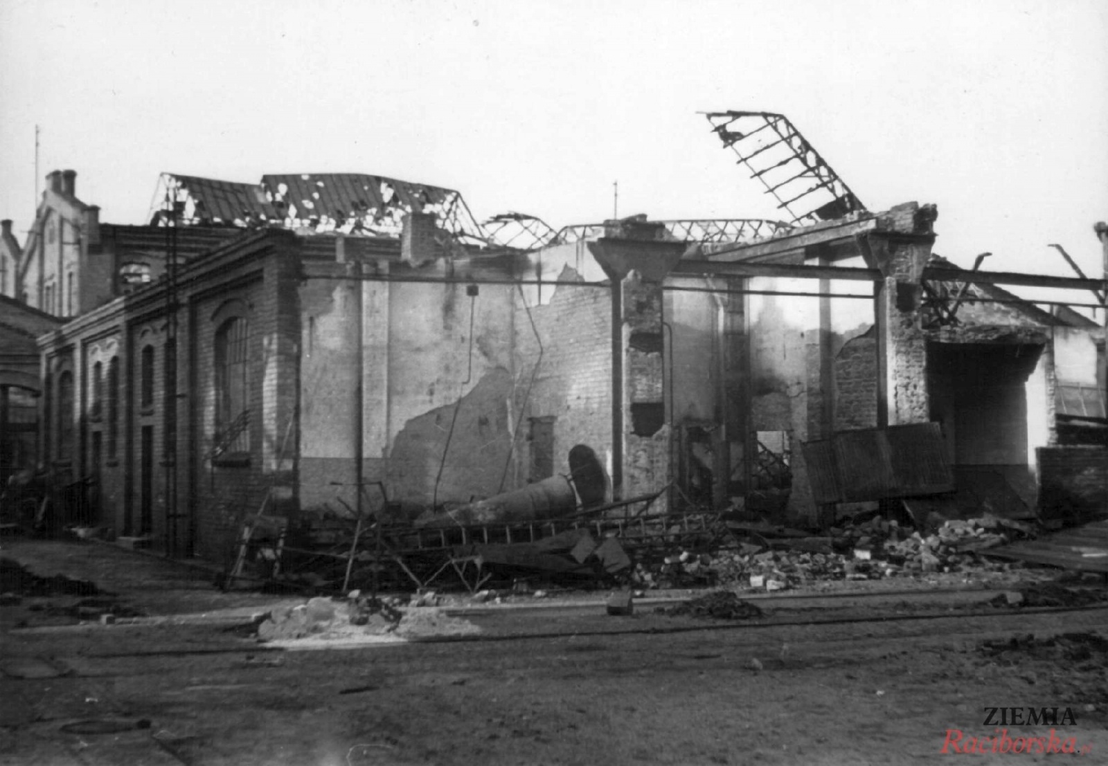 Zdjęcie w galerii na portalu naszraciborz.pl: Tak będzie ze wszystkimi! Sowieckie zbrodnie w Raciborzu 1945 r. wiadomości z regionu