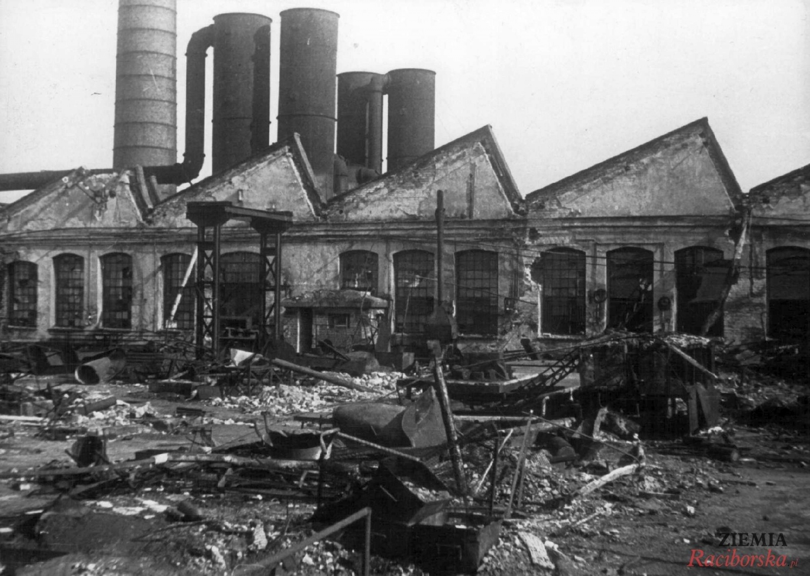 Zdjęcie w galerii na portalu naszraciborz.pl: Tak będzie ze wszystkimi! Sowieckie zbrodnie w Raciborzu 1945 r. wiadomości z regionu