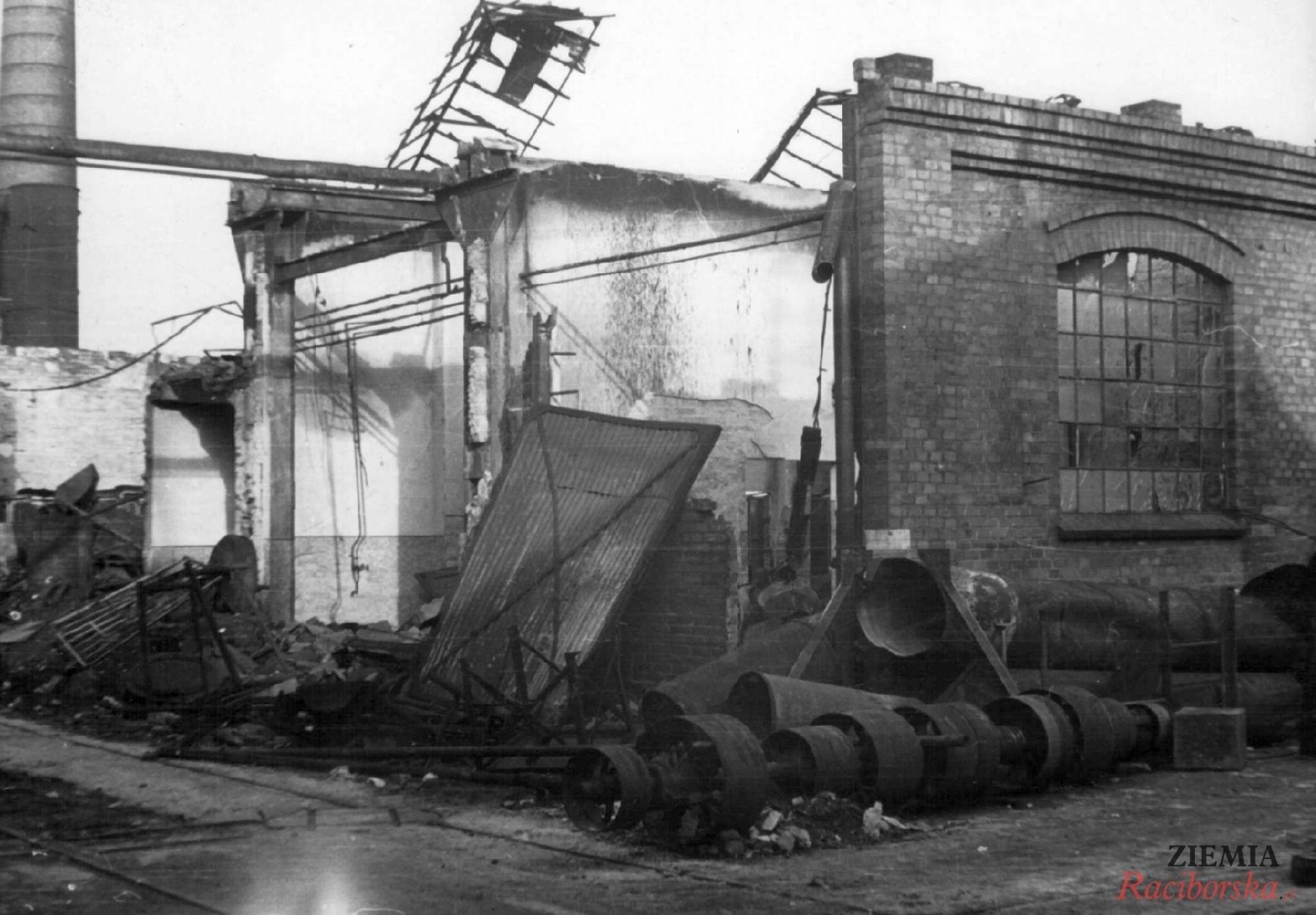 Zdjęcie w galerii na portalu naszraciborz.pl: Tak będzie ze wszystkimi! Sowieckie zbrodnie w Raciborzu 1945 r. wiadomości z regionu