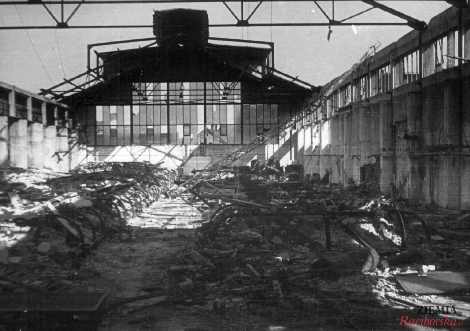 Zdjęcie w galerii na portalu naszraciborz.pl: Tak będzie ze wszystkimi! Sowieckie zbrodnie w Raciborzu 1945 r. wiadomości z regionu