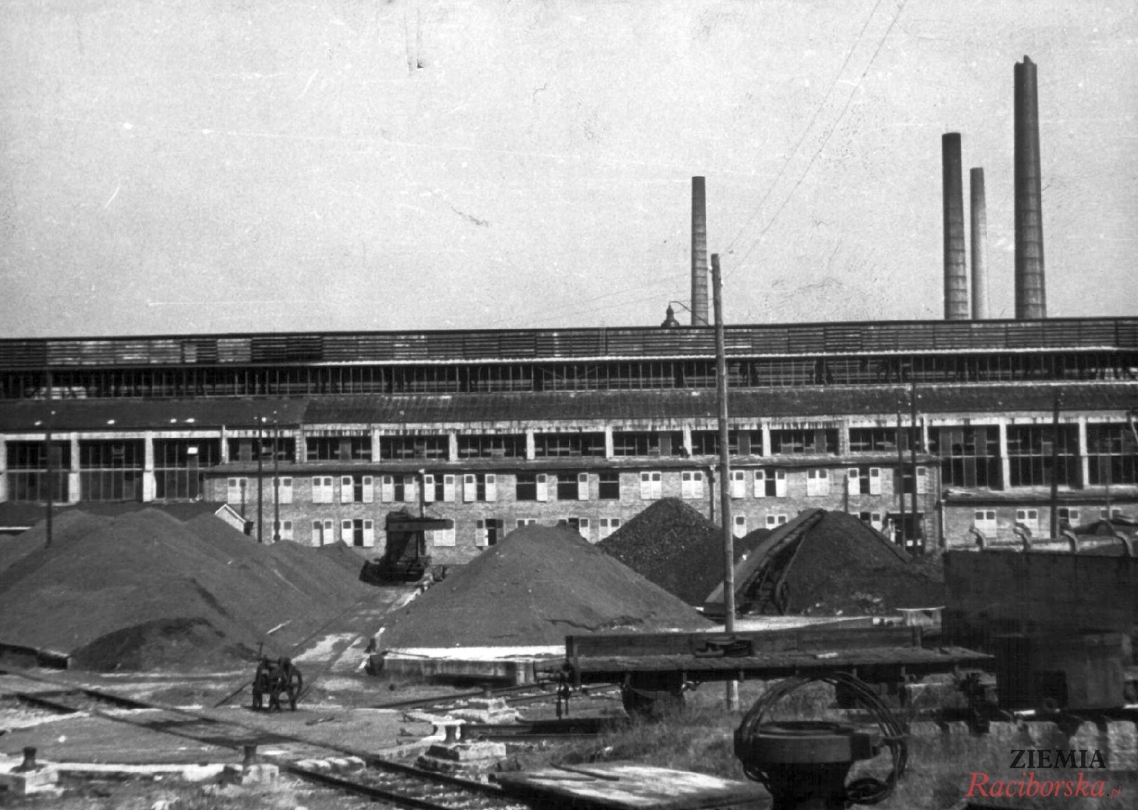 Zdjęcie w galerii na portalu naszraciborz.pl: Tak będzie ze wszystkimi! Sowieckie zbrodnie w Raciborzu 1945 r. wiadomości z regionu