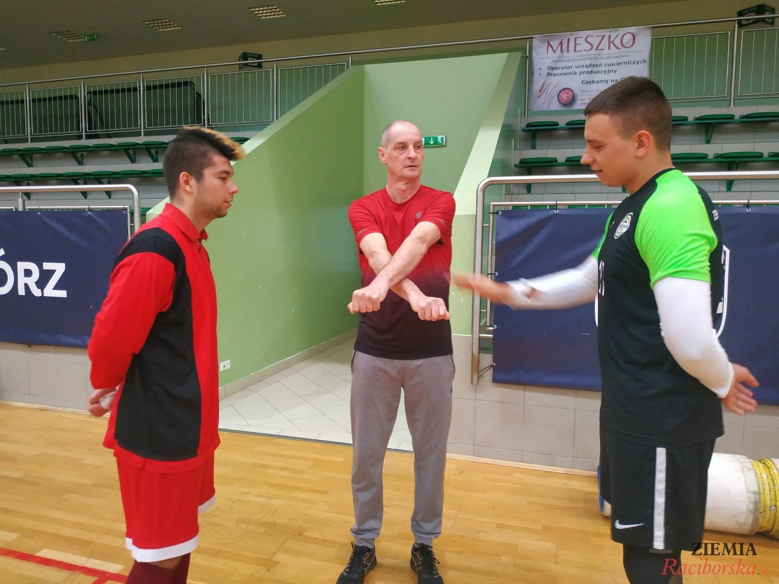 Zdjęcie w galerii na portalu naszraciborz.pl: Finał rejonowy szczypiorniaka w Arenie Rafako wiadomości z regionu