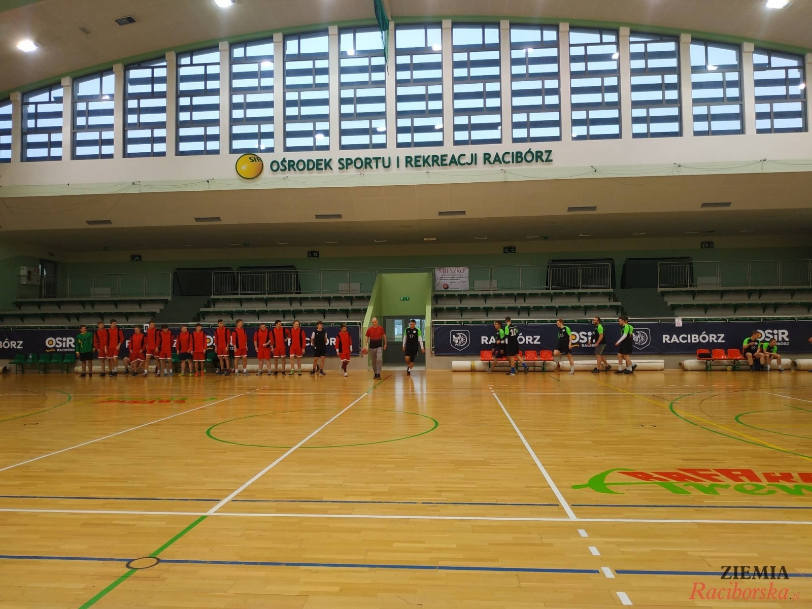 Zdjęcie w galerii na portalu naszraciborz.pl: Finał rejonowy szczypiorniaka w Arenie Rafako wiadomości z regionu