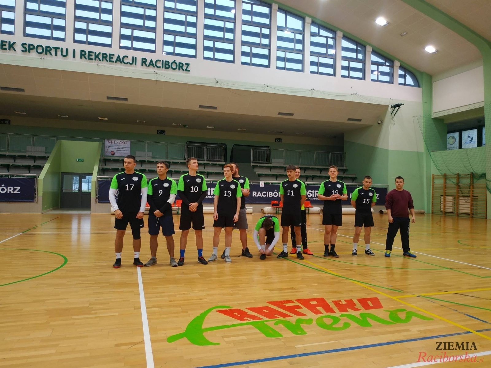 Zdjęcie w galerii na portalu naszraciborz.pl: Finał rejonowy szczypiorniaka w Arenie Rafako wiadomości z regionu