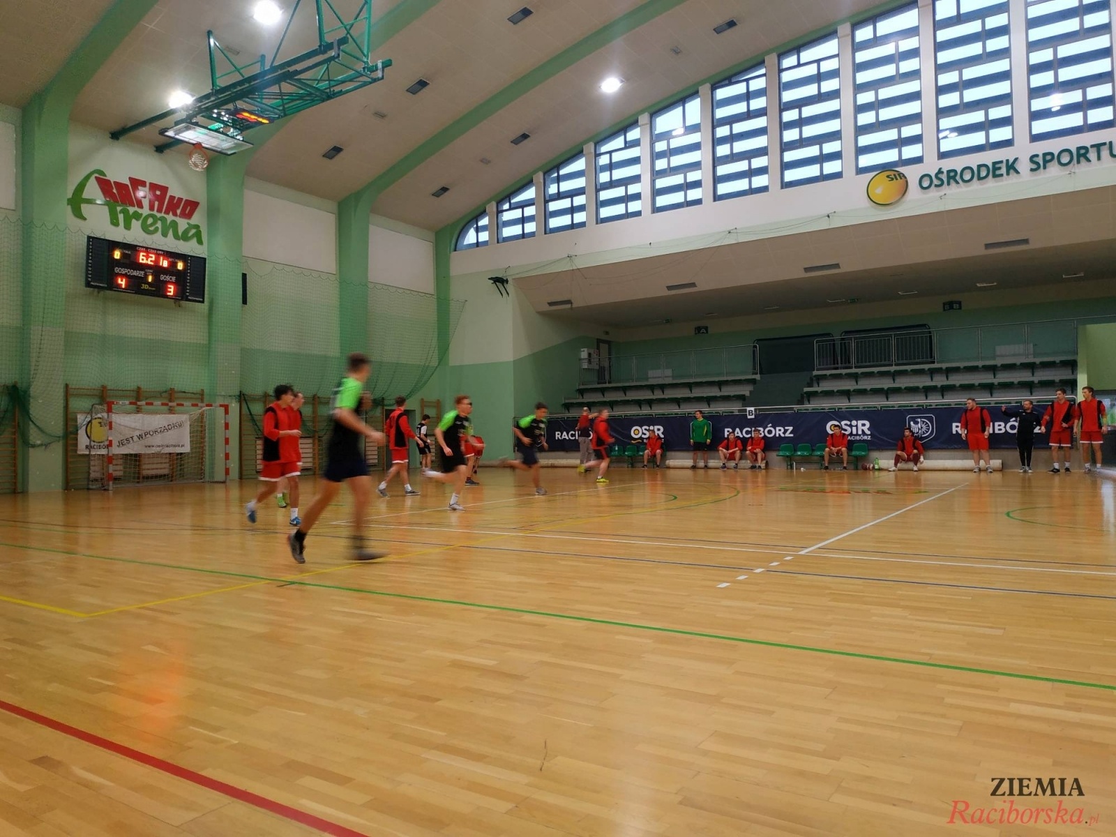 Zdjęcie w galerii na portalu naszraciborz.pl: Finał rejonowy szczypiorniaka w Arenie Rafako wiadomości z regionu