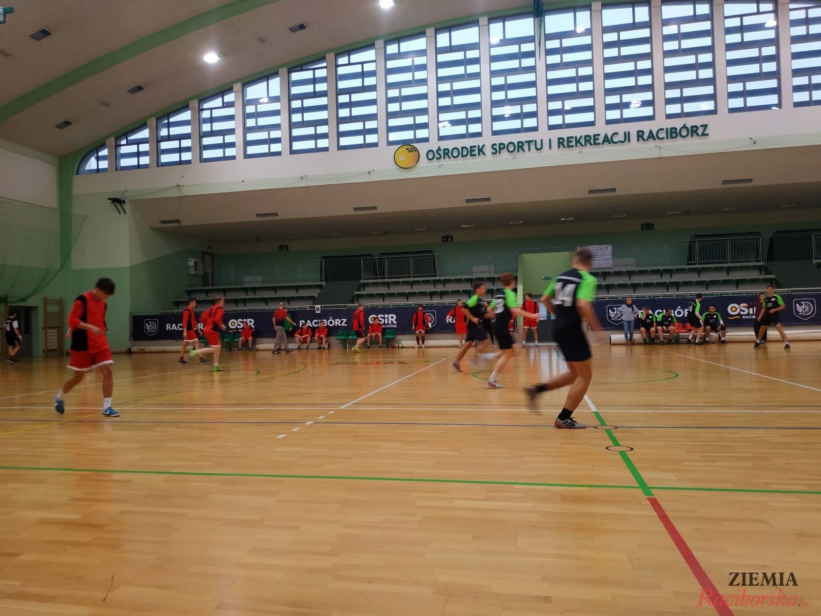 Zdjęcie w galerii na portalu naszraciborz.pl: Finał rejonowy szczypiorniaka w Arenie Rafako wiadomości z regionu