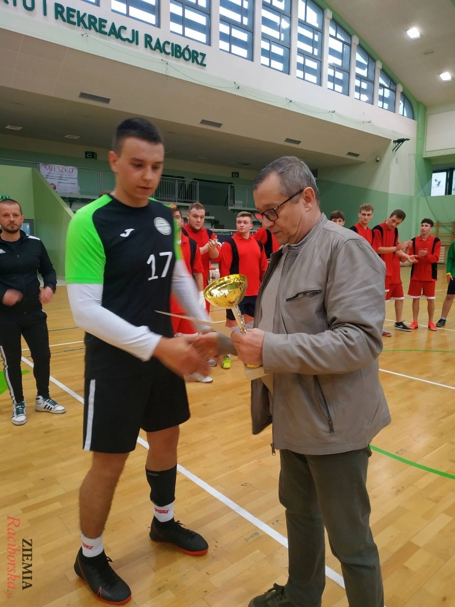Zdjęcie w galerii na portalu naszraciborz.pl: Finał rejonowy szczypiorniaka w Arenie Rafako wiadomości z regionu