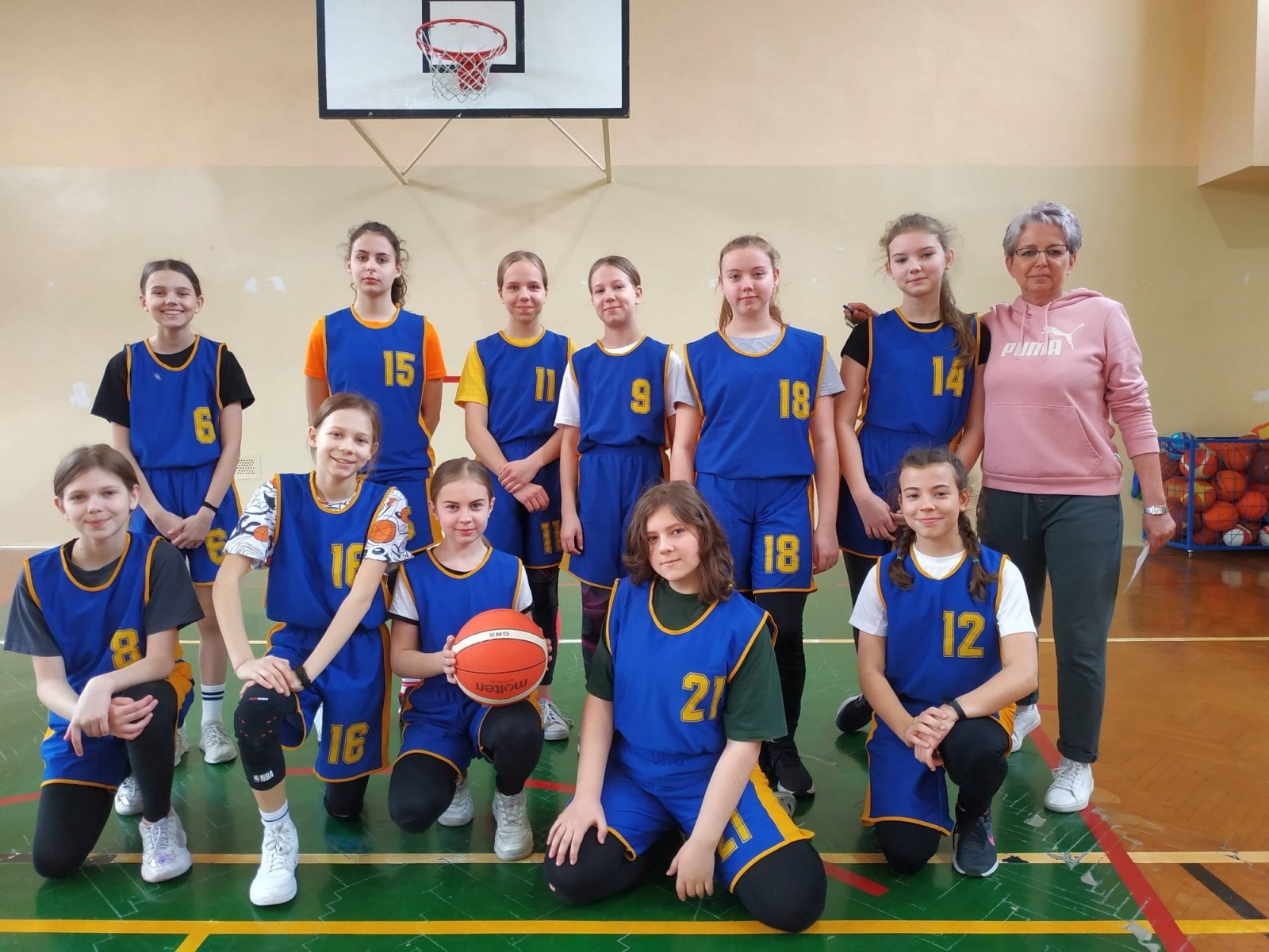Zdjęcie w galerii na portalu naszraciborz.pl: SP 13 najlepsza w minikoszykówce dziewcząt wiadomości z regionu