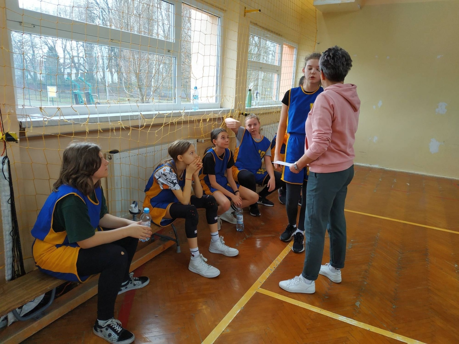 Zdjęcie w galerii na portalu naszraciborz.pl: SP 13 najlepsza w minikoszykówce dziewcząt wiadomości z regionu