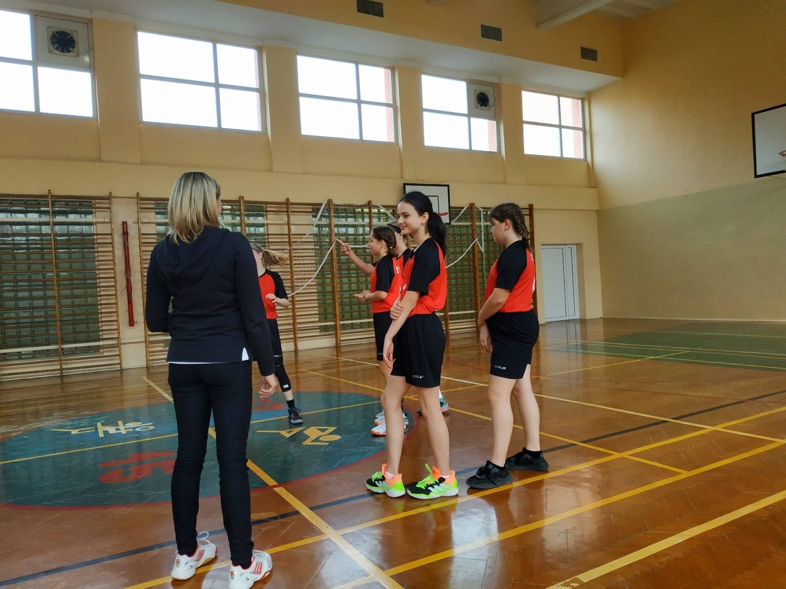 Zdjęcie w galerii na portalu naszraciborz.pl: SP 13 najlepsza w minikoszykówce dziewcząt wiadomości z regionu