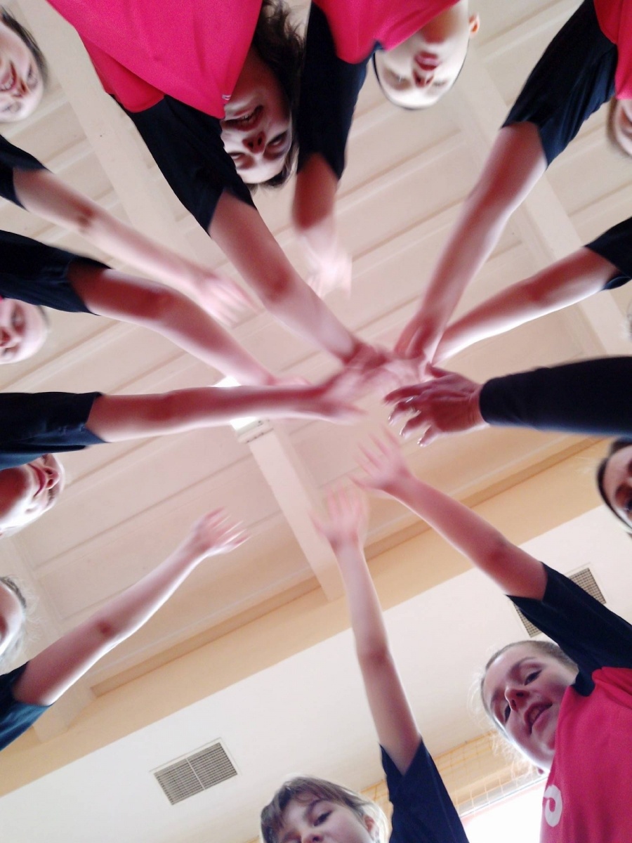 Zdjęcie w galerii na portalu naszraciborz.pl: SP 13 najlepsza w minikoszykówce dziewcząt wiadomości z regionu