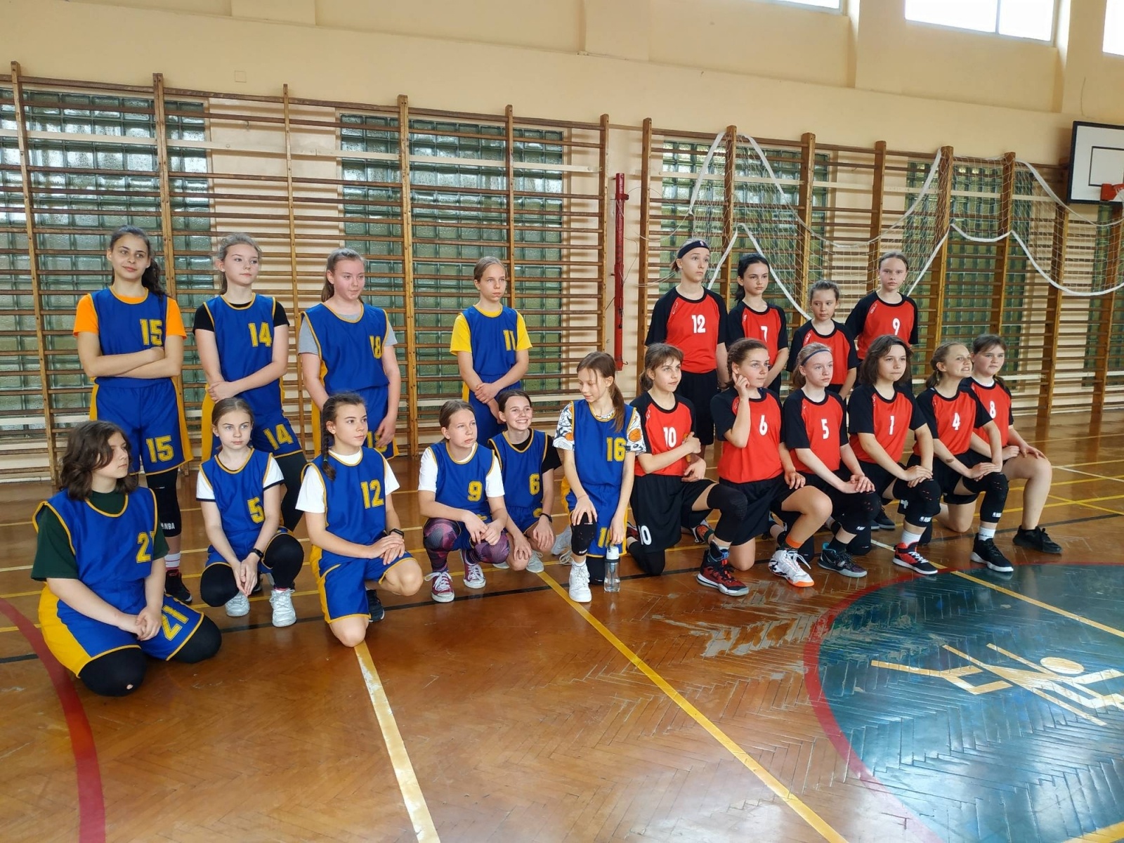 Zdjęcie w galerii na portalu naszraciborz.pl: SP 13 najlepsza w minikoszykówce dziewcząt wiadomości z regionu