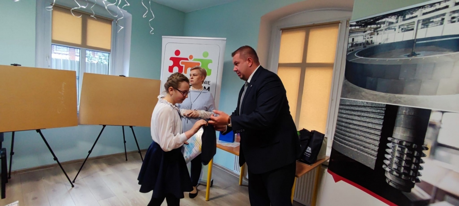 Zdjęcie w galerii na portalu naszraciborz.pl: AUTYZM – wiem i rozumiem. Wręczono nagrody [WIDEO] wiadomości z regionu