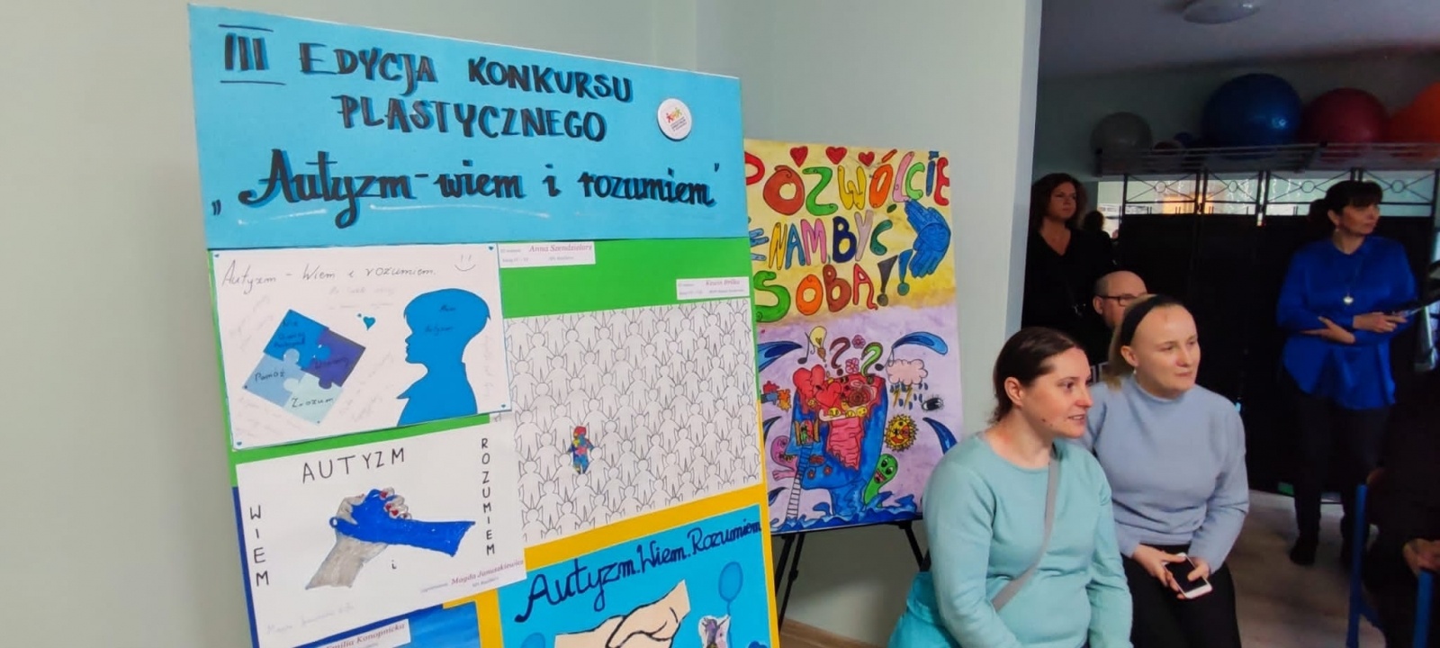 Zdjęcie w galerii na portalu naszraciborz.pl: AUTYZM – wiem i rozumiem. Wręczono nagrody [WIDEO] wiadomości z regionu