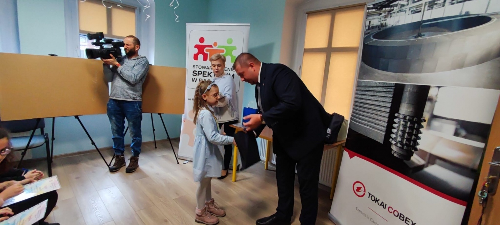 Zdjęcie w galerii na portalu naszraciborz.pl: AUTYZM – wiem i rozumiem. Wręczono nagrody [WIDEO] wiadomości z regionu