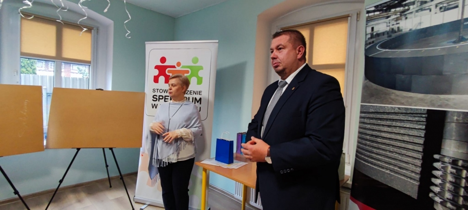 Zdjęcie w galerii na portalu naszraciborz.pl: AUTYZM – wiem i rozumiem. Wręczono nagrody [WIDEO] wiadomości z regionu