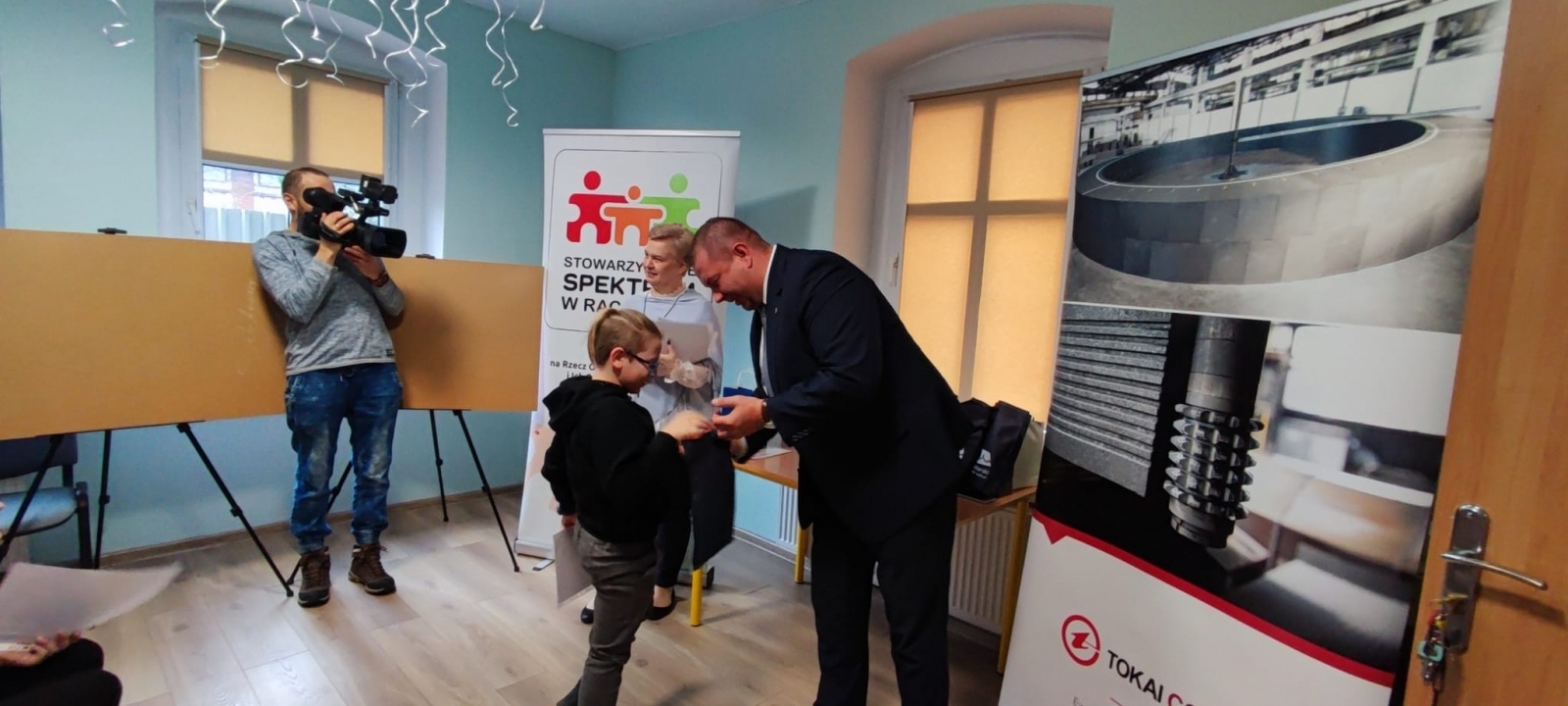 Zdjęcie w galerii na portalu naszraciborz.pl: AUTYZM – wiem i rozumiem. Wręczono nagrody [WIDEO] wiadomości z regionu