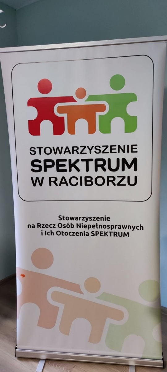 Zdjęcie w galerii na portalu naszraciborz.pl: AUTYZM – wiem i rozumiem. Wręczono nagrody [WIDEO] wiadomości z regionu