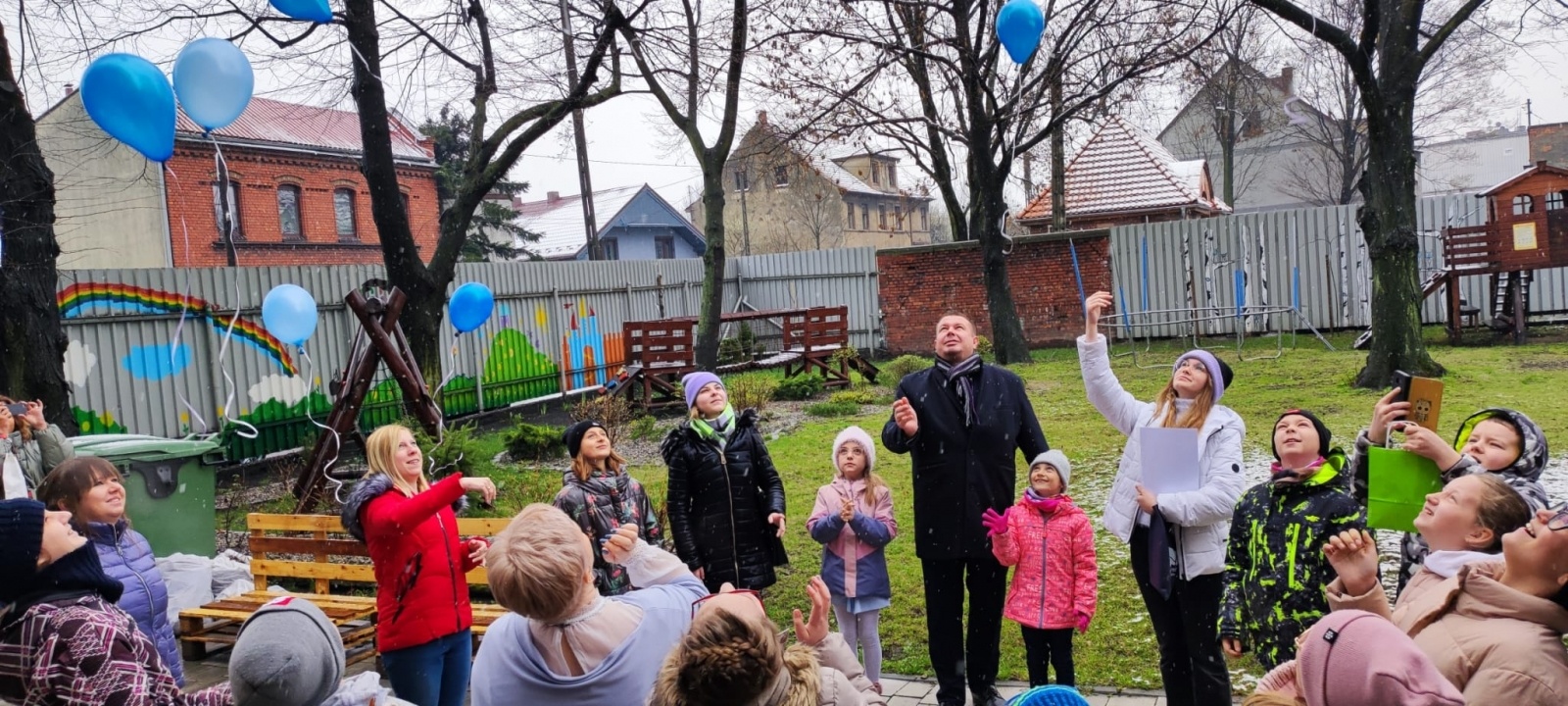 Zdjęcie w galerii na portalu naszraciborz.pl: AUTYZM – wiem i rozumiem. Wręczono nagrody [WIDEO] wiadomości z regionu