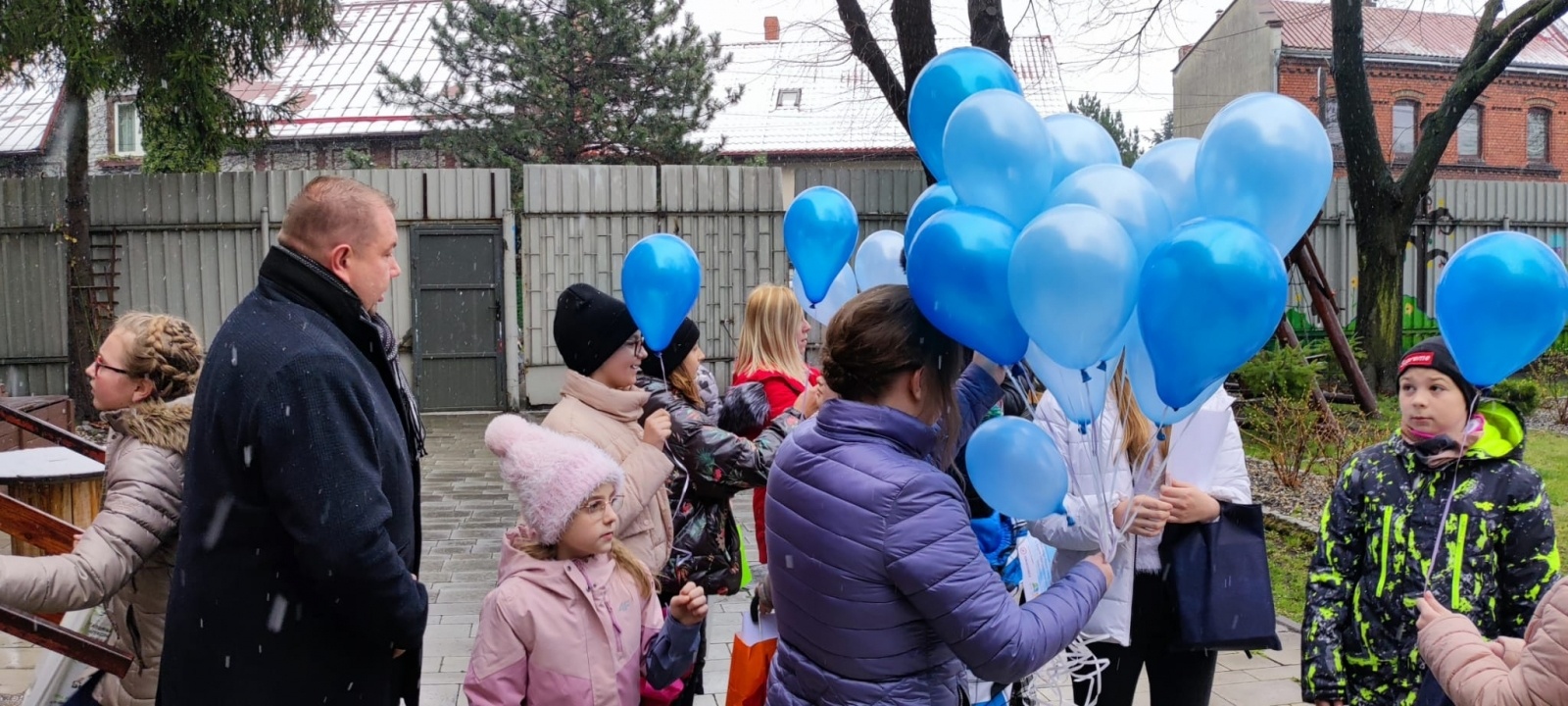 Zdjęcie w galerii na portalu naszraciborz.pl: AUTYZM – wiem i rozumiem. Wręczono nagrody [WIDEO] wiadomości z regionu