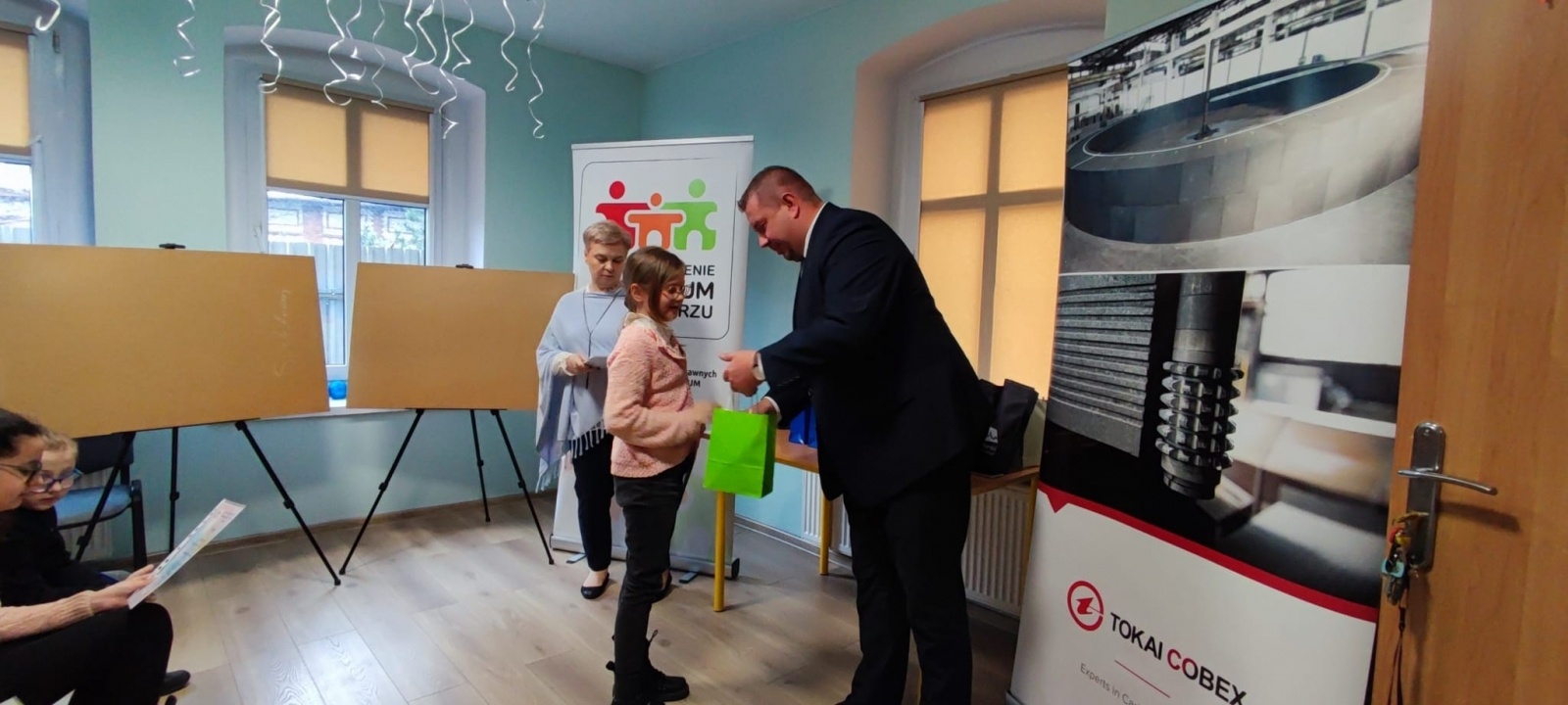 Zdjęcie w galerii na portalu naszraciborz.pl: AUTYZM – wiem i rozumiem. Wręczono nagrody [WIDEO] wiadomości z regionu