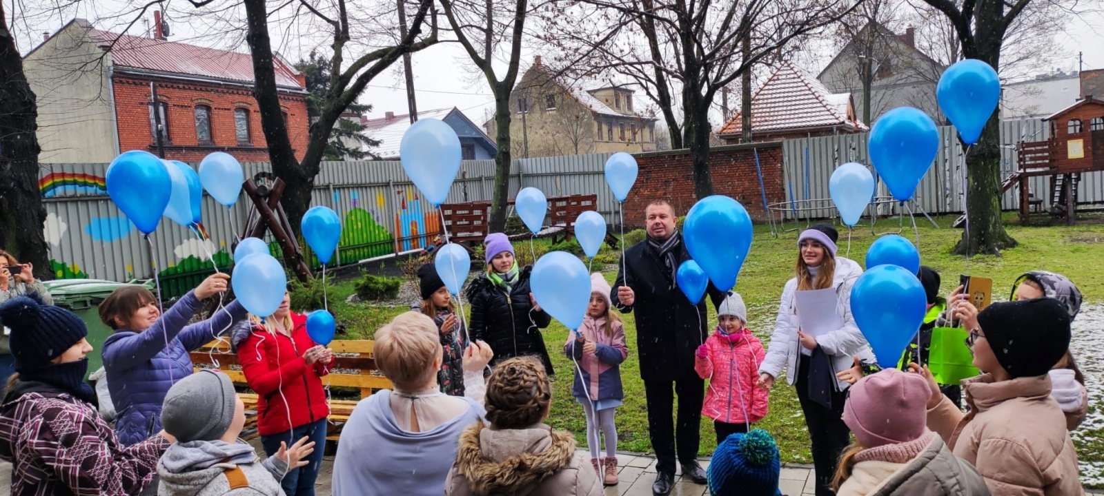 Zdjęcie w galerii na portalu naszraciborz.pl: AUTYZM – wiem i rozumiem. Wręczono nagrody [WIDEO] wiadomości z regionu
