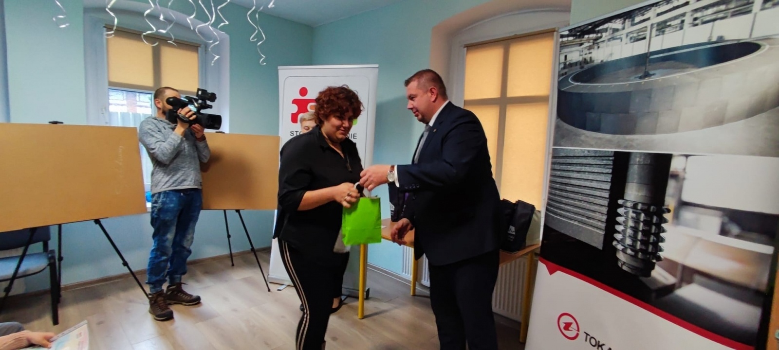 Zdjęcie w galerii na portalu naszraciborz.pl: AUTYZM – wiem i rozumiem. Wręczono nagrody [WIDEO] wiadomości z regionu