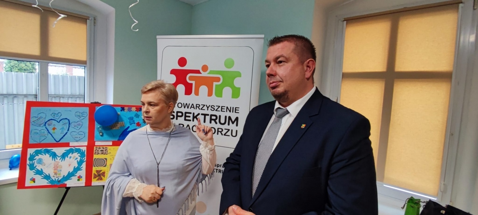 Zdjęcie w galerii na portalu naszraciborz.pl: AUTYZM – wiem i rozumiem. Wręczono nagrody [WIDEO] wiadomości z regionu